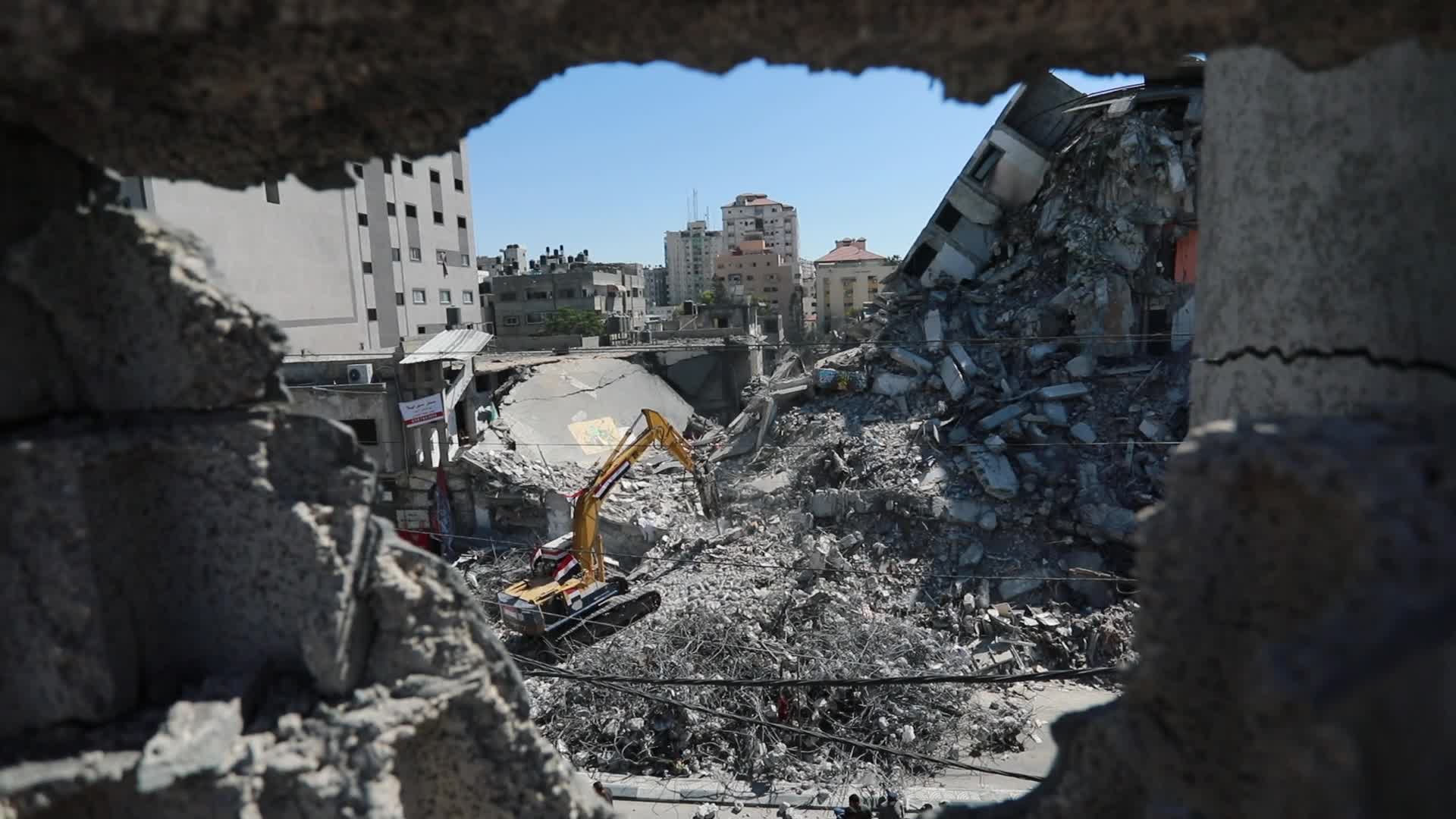 Rubble clearance in Gaza