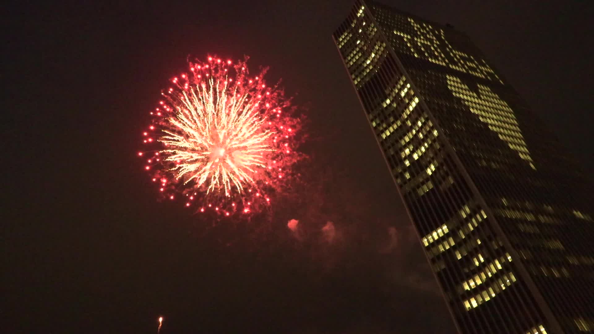 Albany: Fireworks at Empire State Plaza marks 70% single dose vaccinations