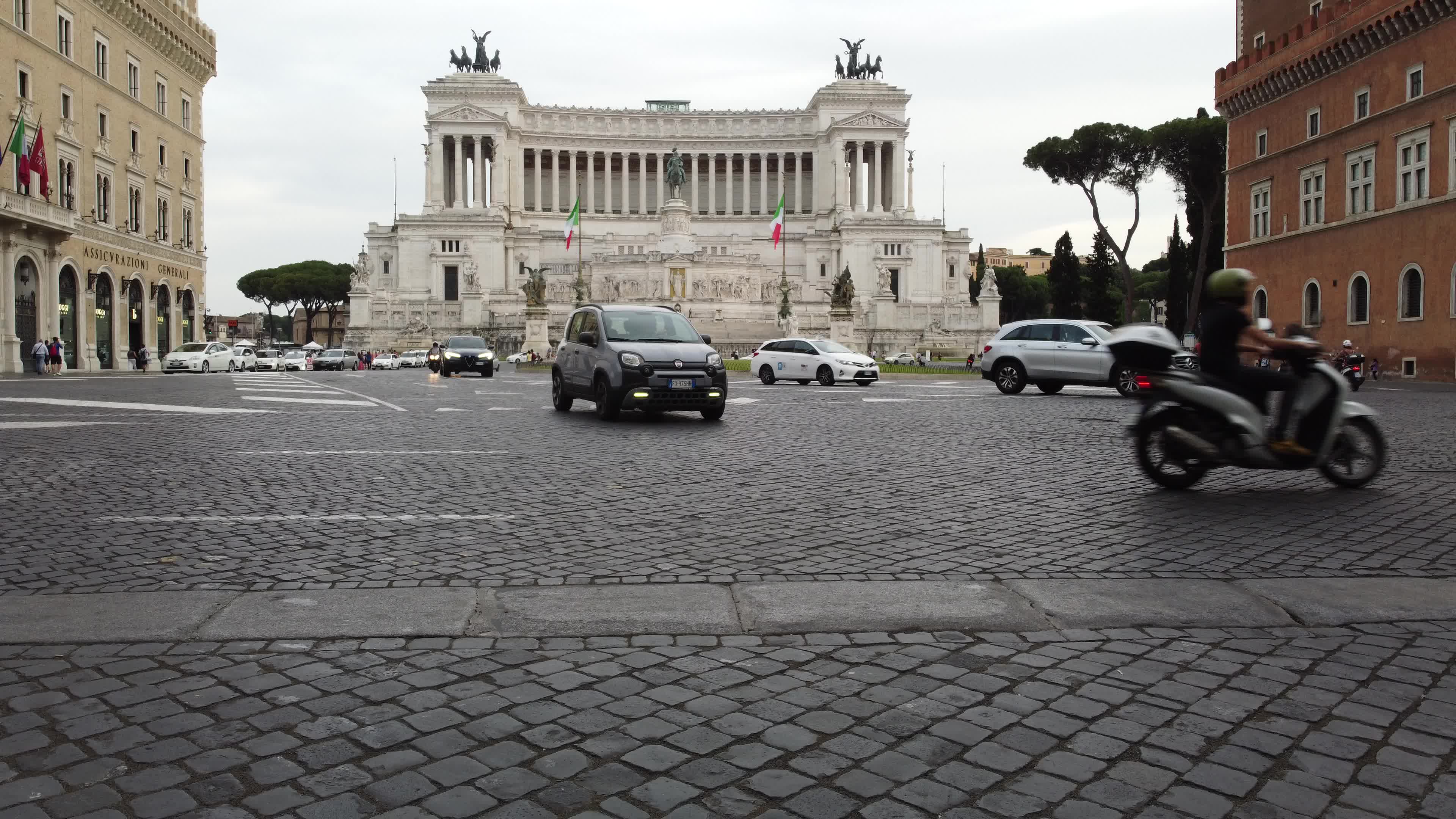 Tourism slowly restarting in Rome