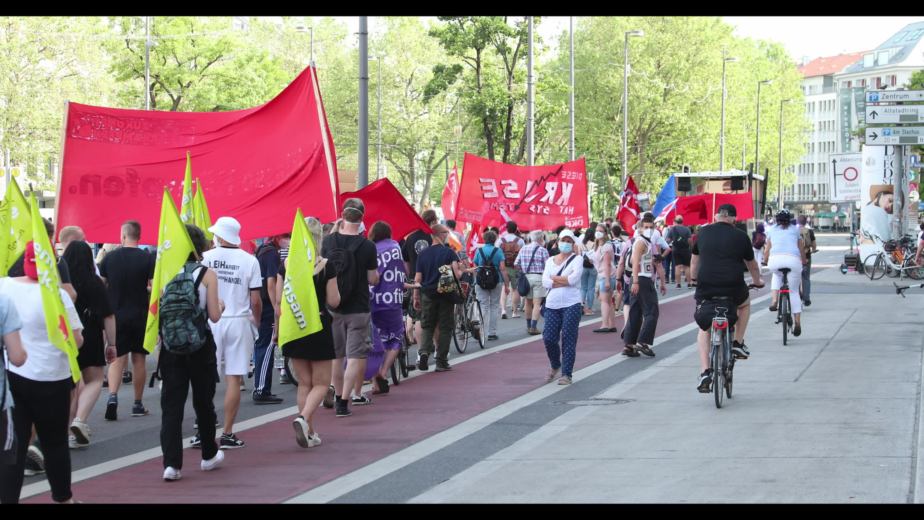 Protest demanding better working conditions in the healthcare industry