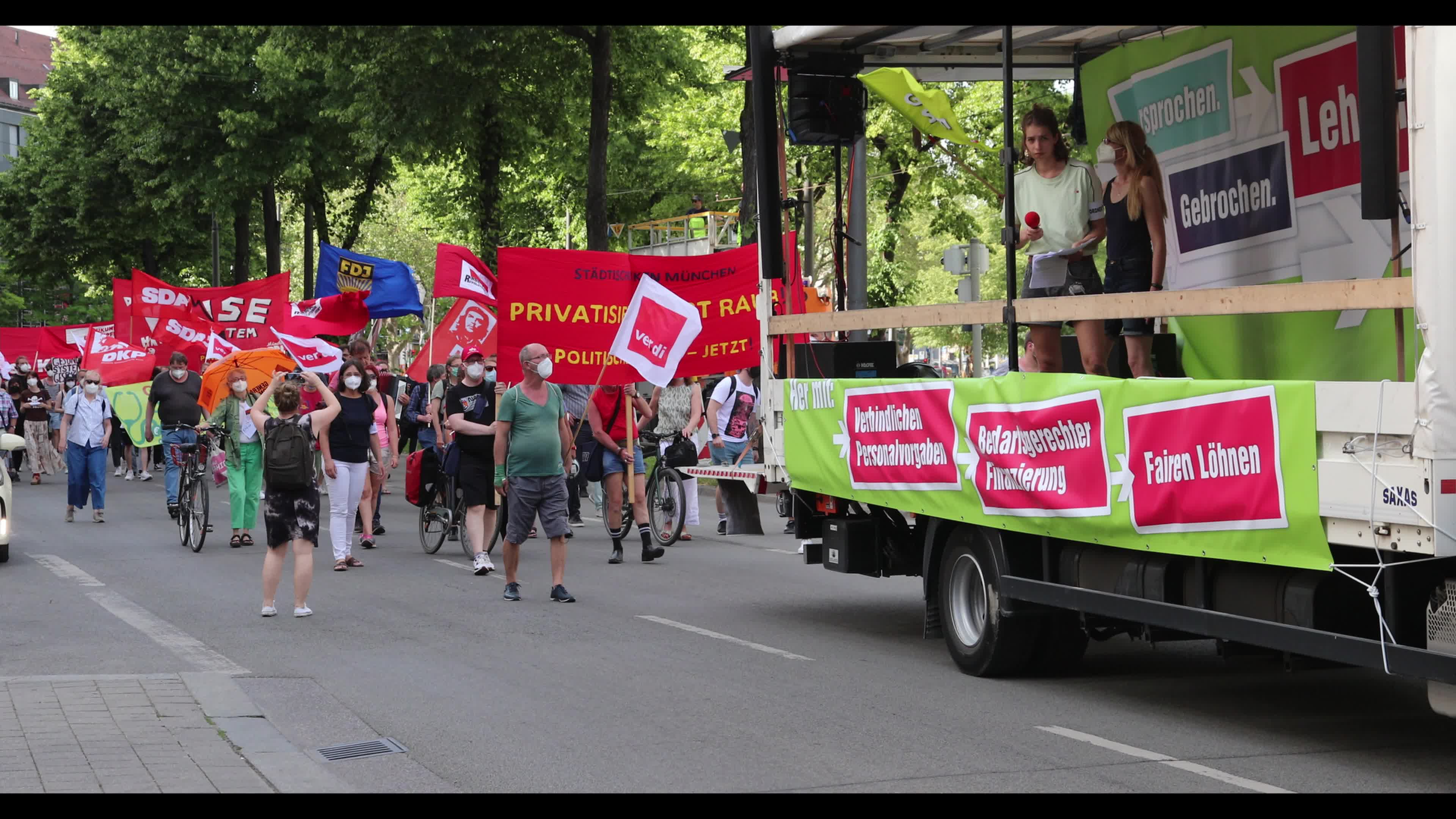 Protest demanding better working conditions in the healthcare industry