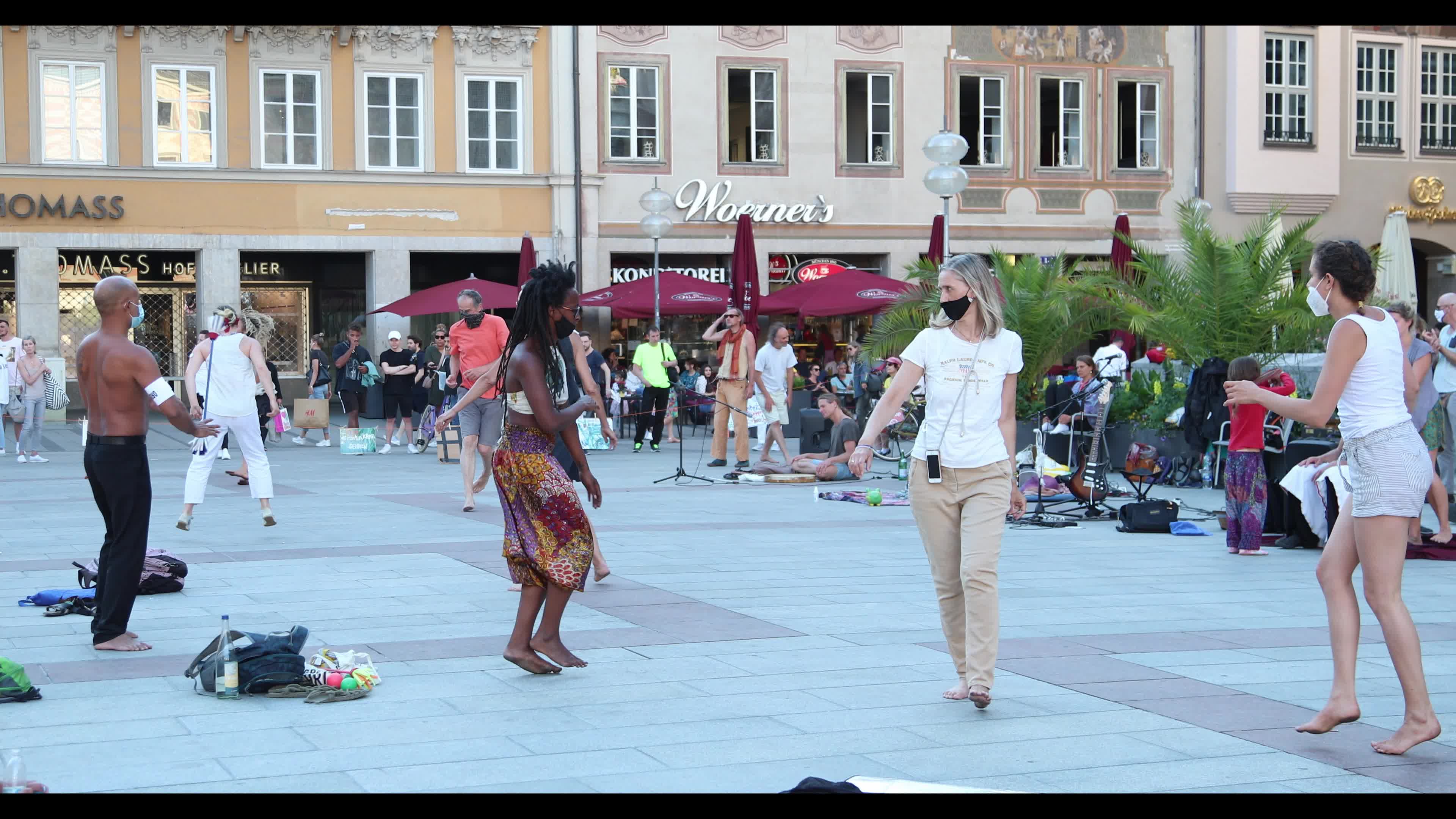 Meditation and dance protest against the Covid measures in Munich