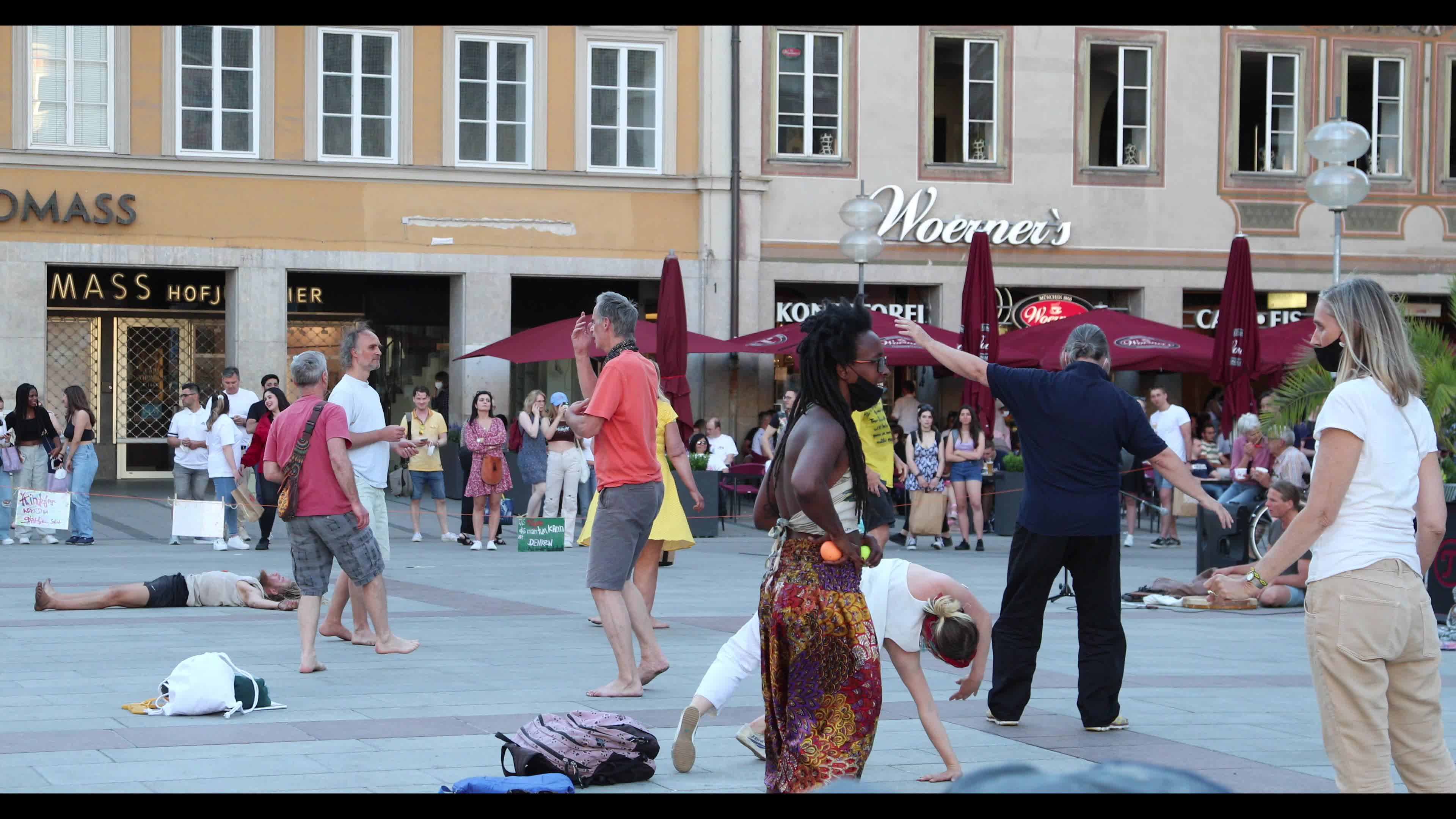 Meditation and dance protest against the Covid measures in Munich