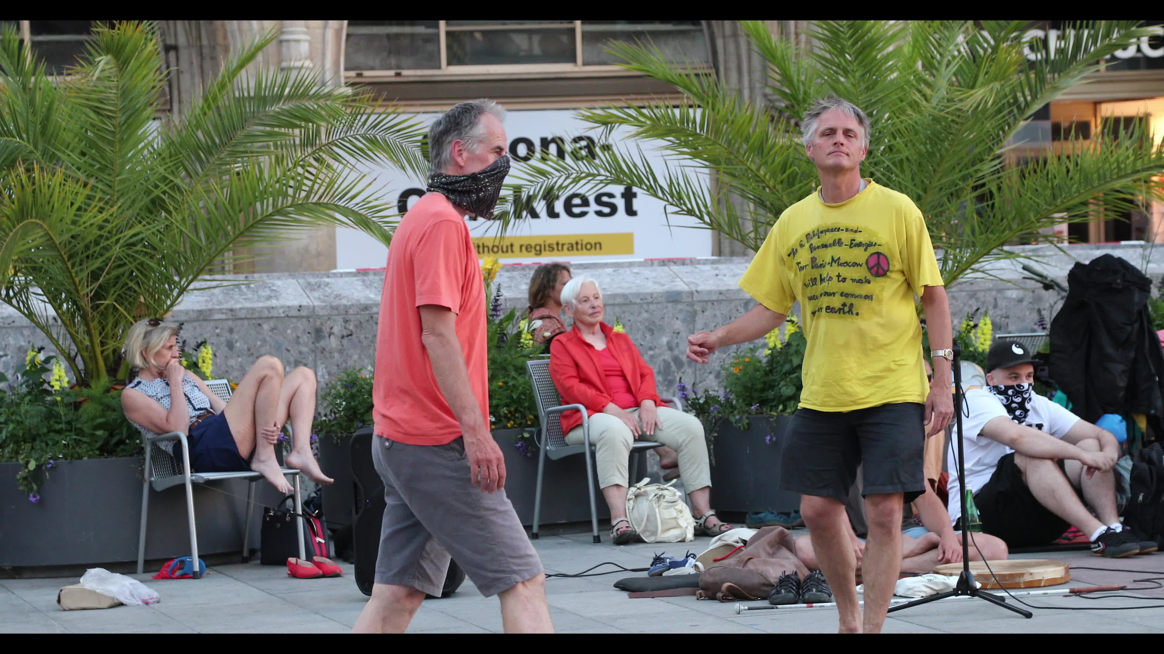 Meditation and dance protest against the Covid measures in Munich