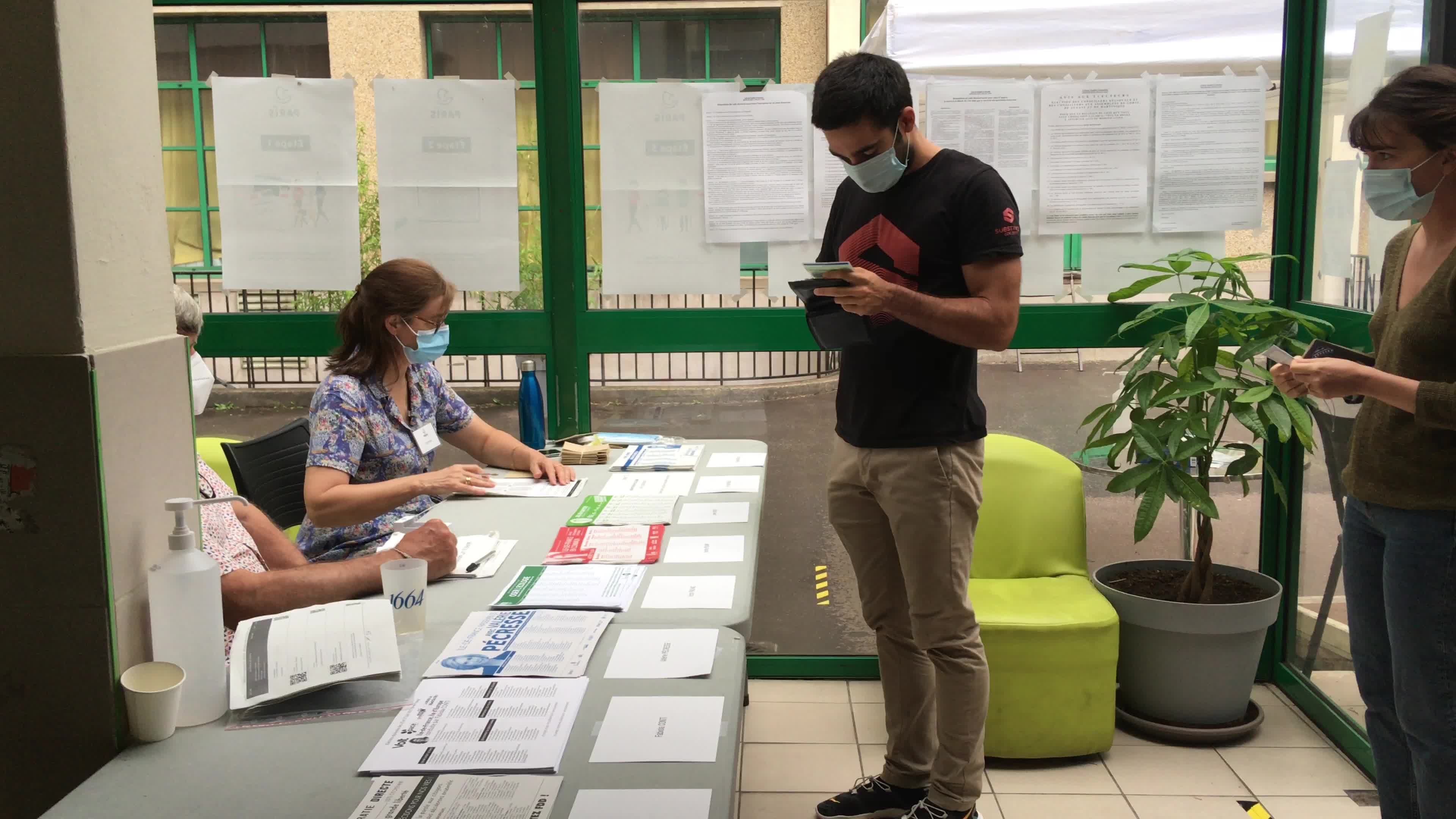 First round of the French regional elections in Paris