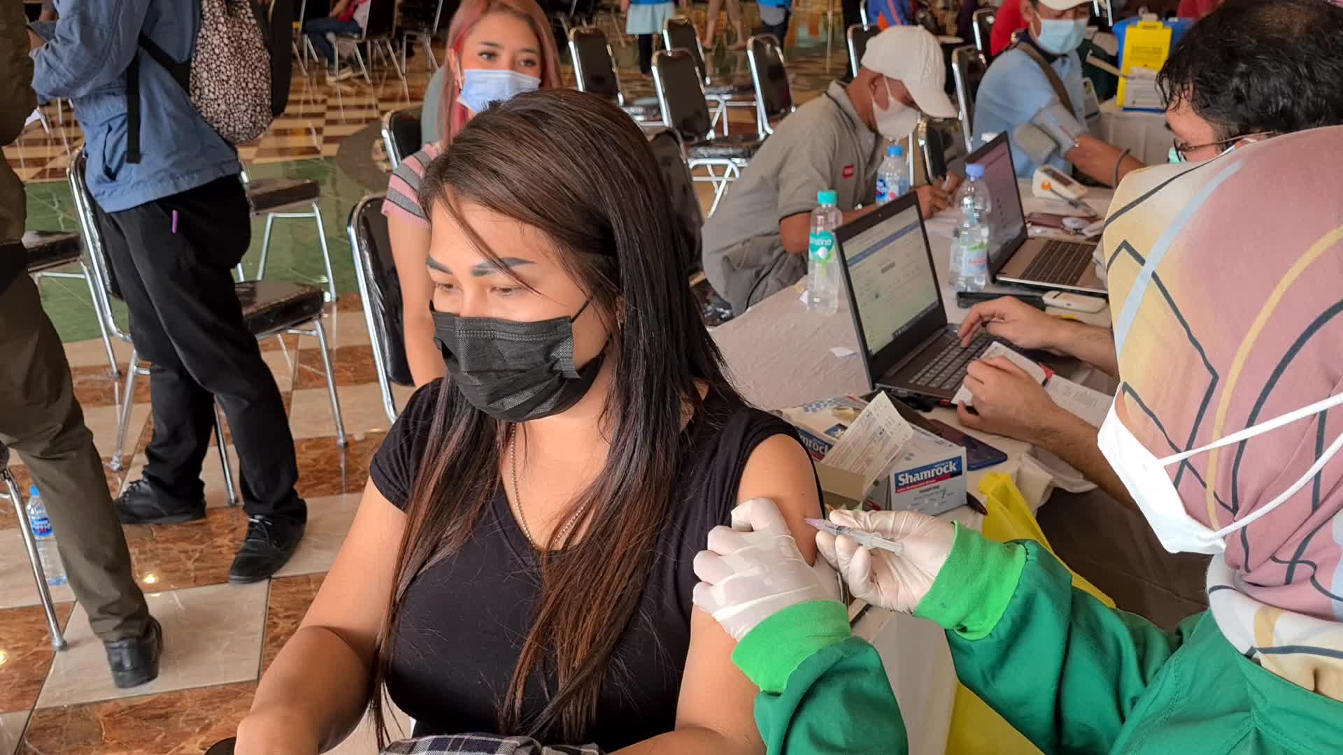 Coronavirus vaccination for tour operators