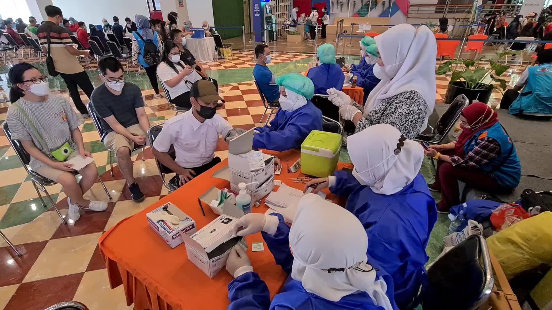 Coronavirus vaccination for tour operators