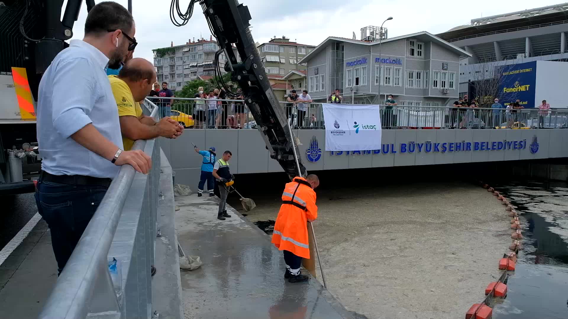 Mucilage cleaning has started in the Sea Of Marmara