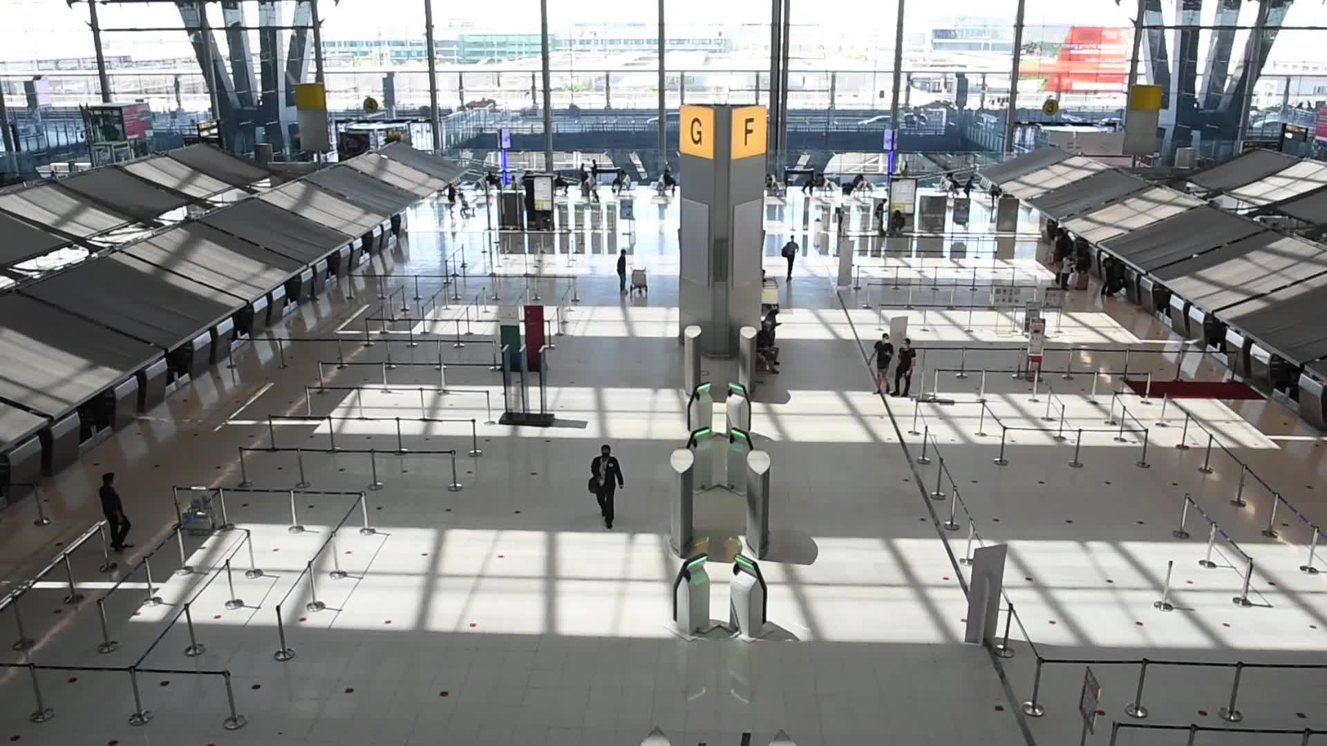 Thailand plans to reopen to vaccinated foreign tourists
