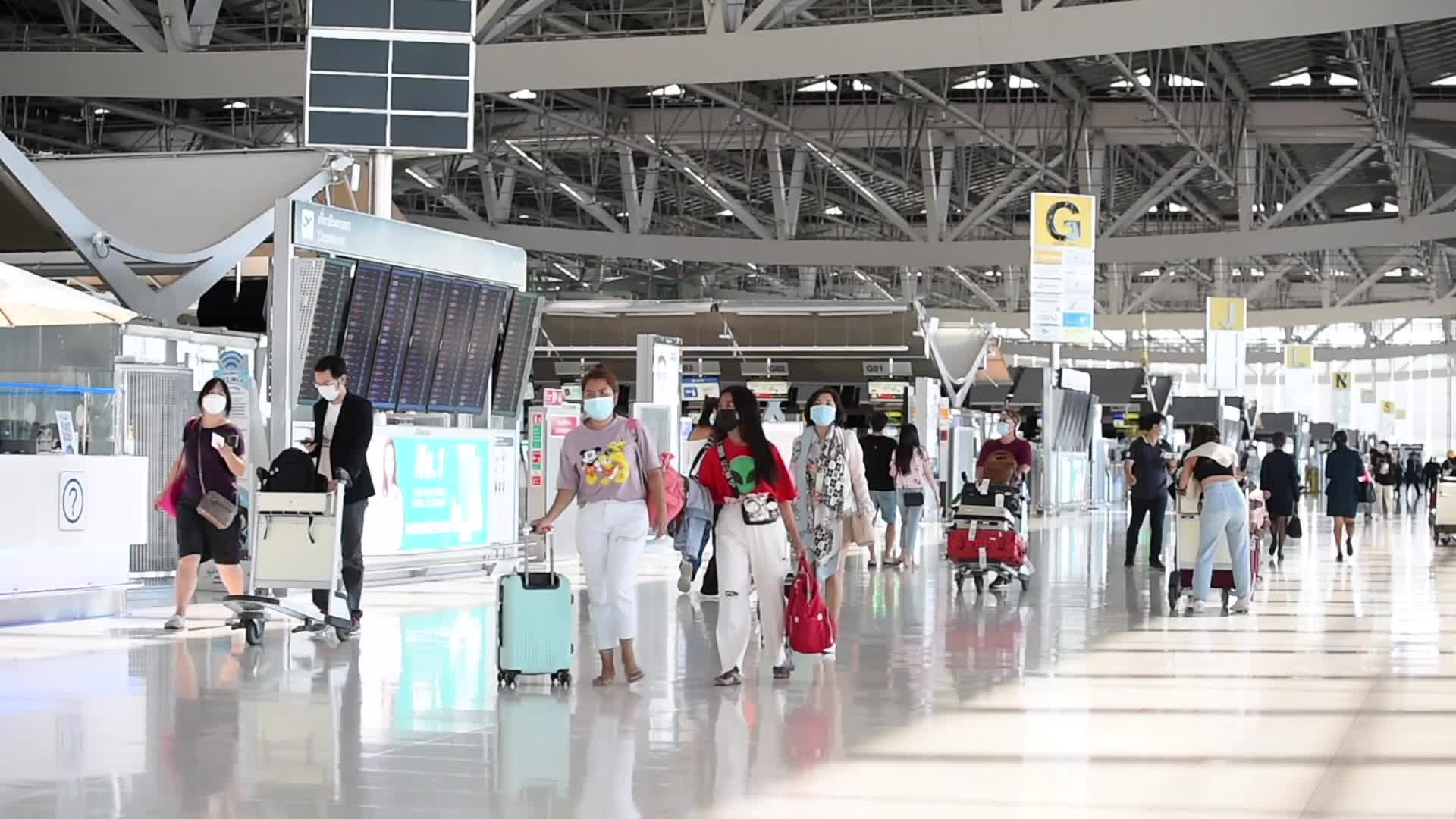 Thailand plans to reopen to vaccinated foreign tourists