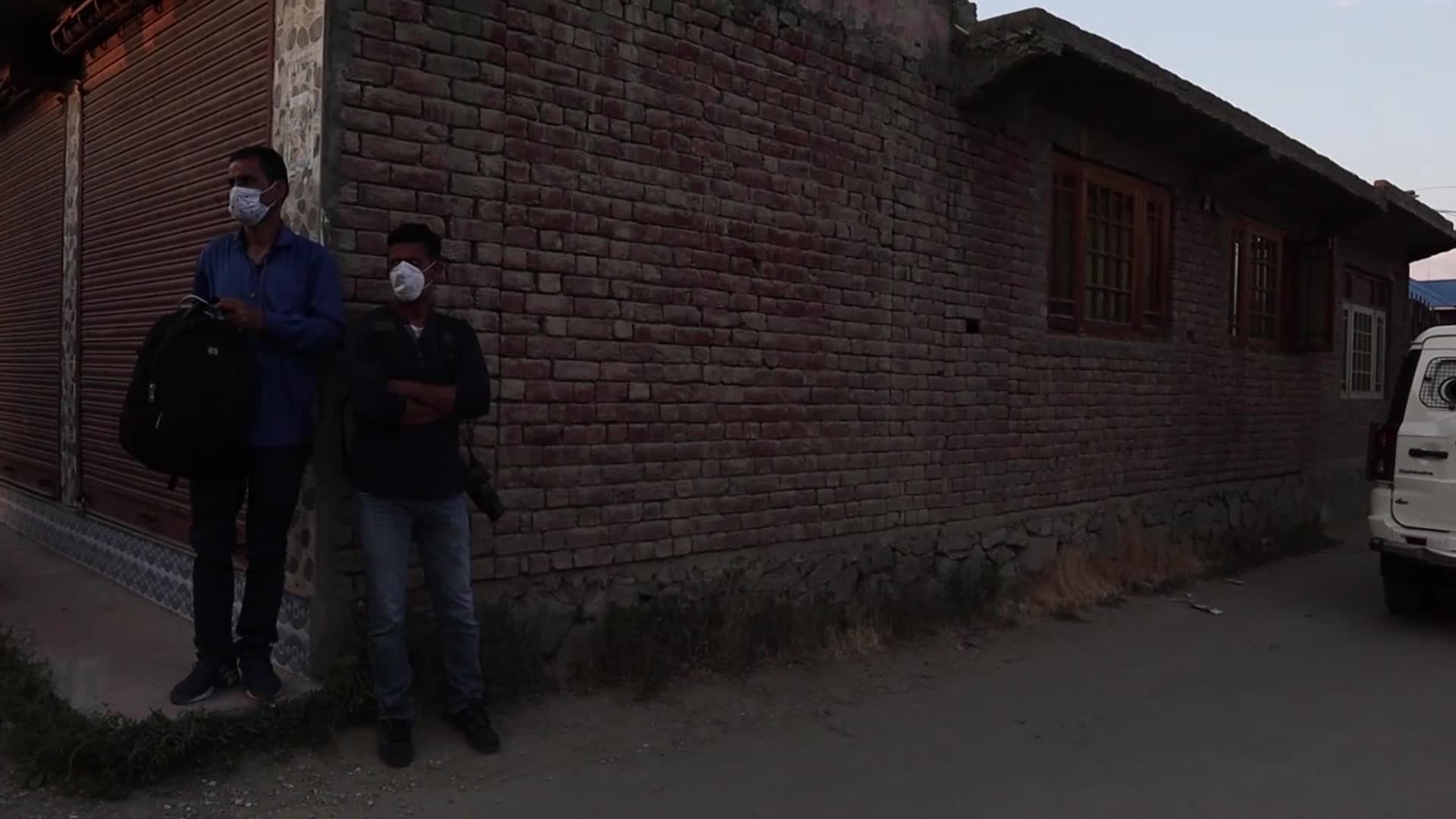 Gunfight in Srinagar, Kashmir 