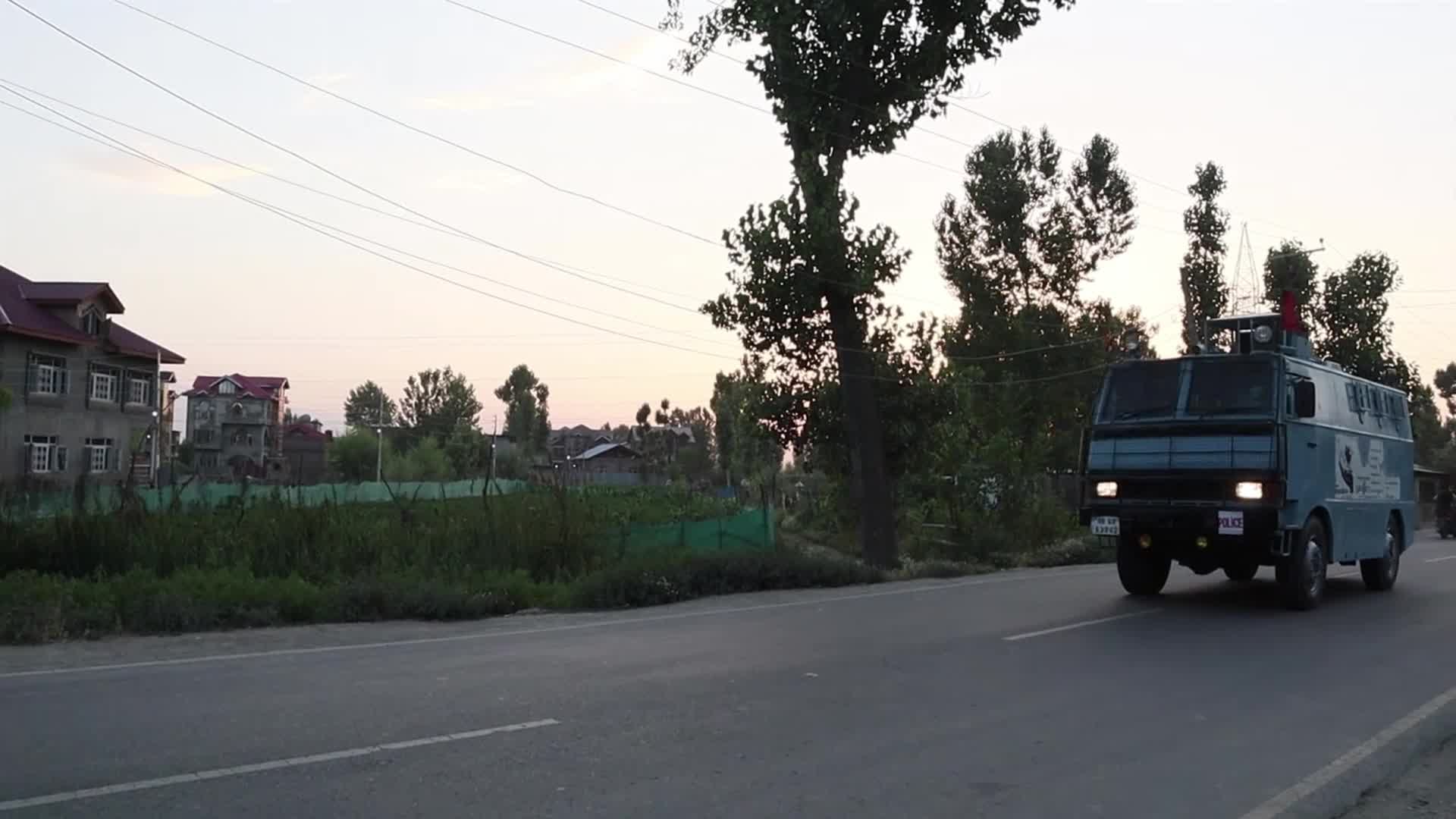 Gunfight in Srinagar, Kashmir 
