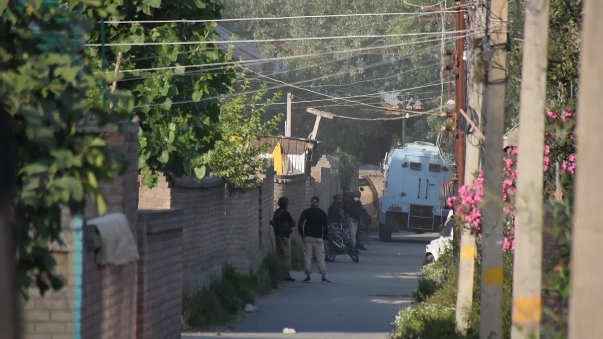 Gunfight in Srinagar, Kashmir 