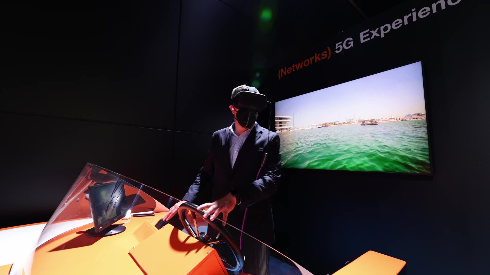MWC Orange 5G boat show