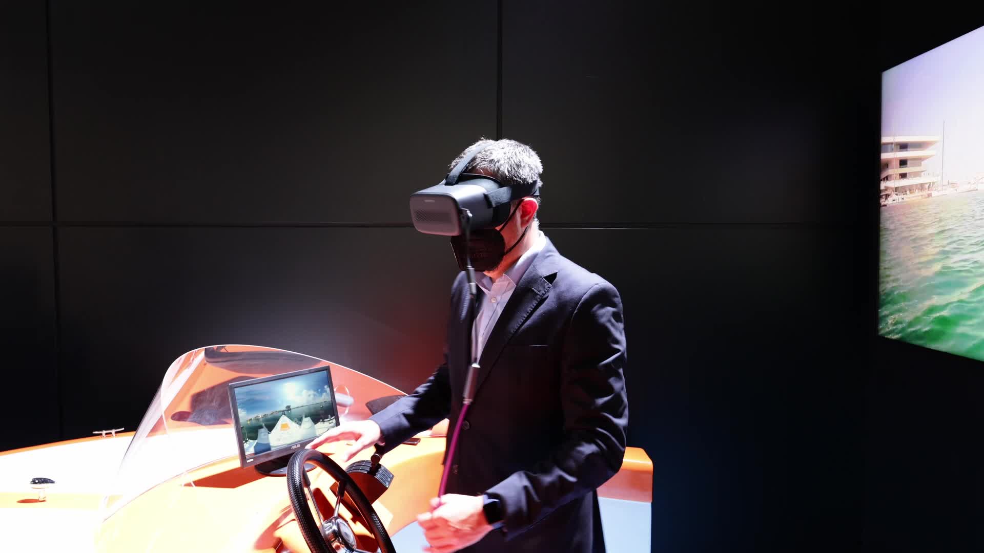 MWC Orange 5G boat show