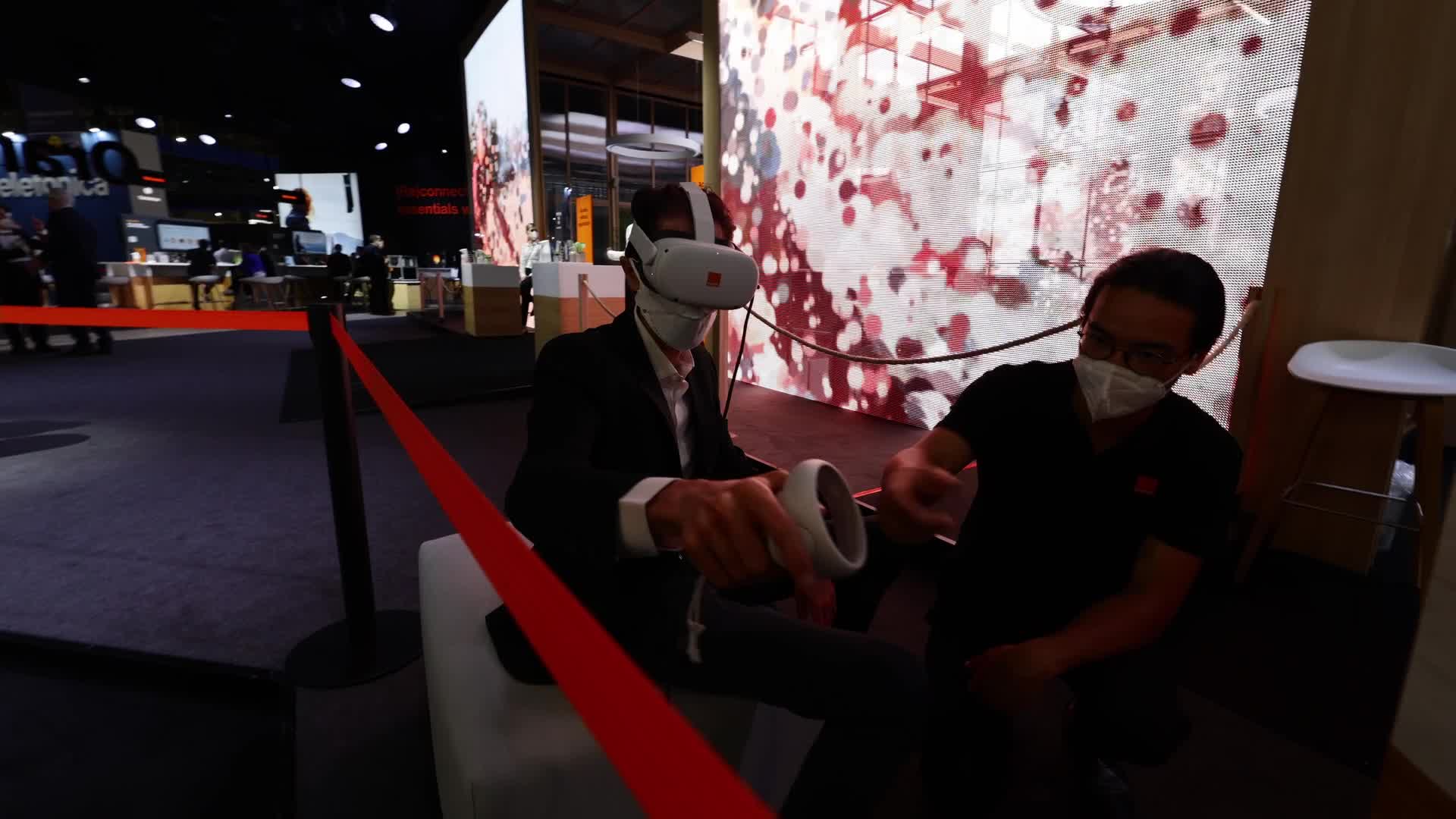 Congress Attendant with Virtual Reality