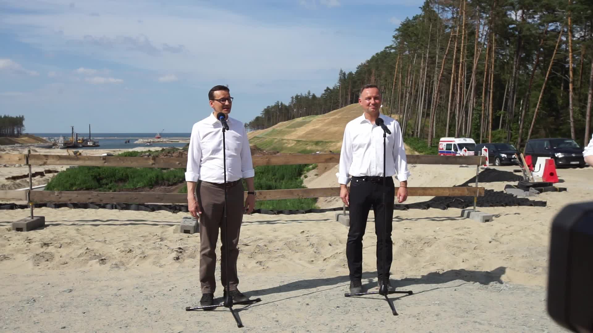 Polish President and PM visit Vistula Spit Kanal i Nowy Swiat
