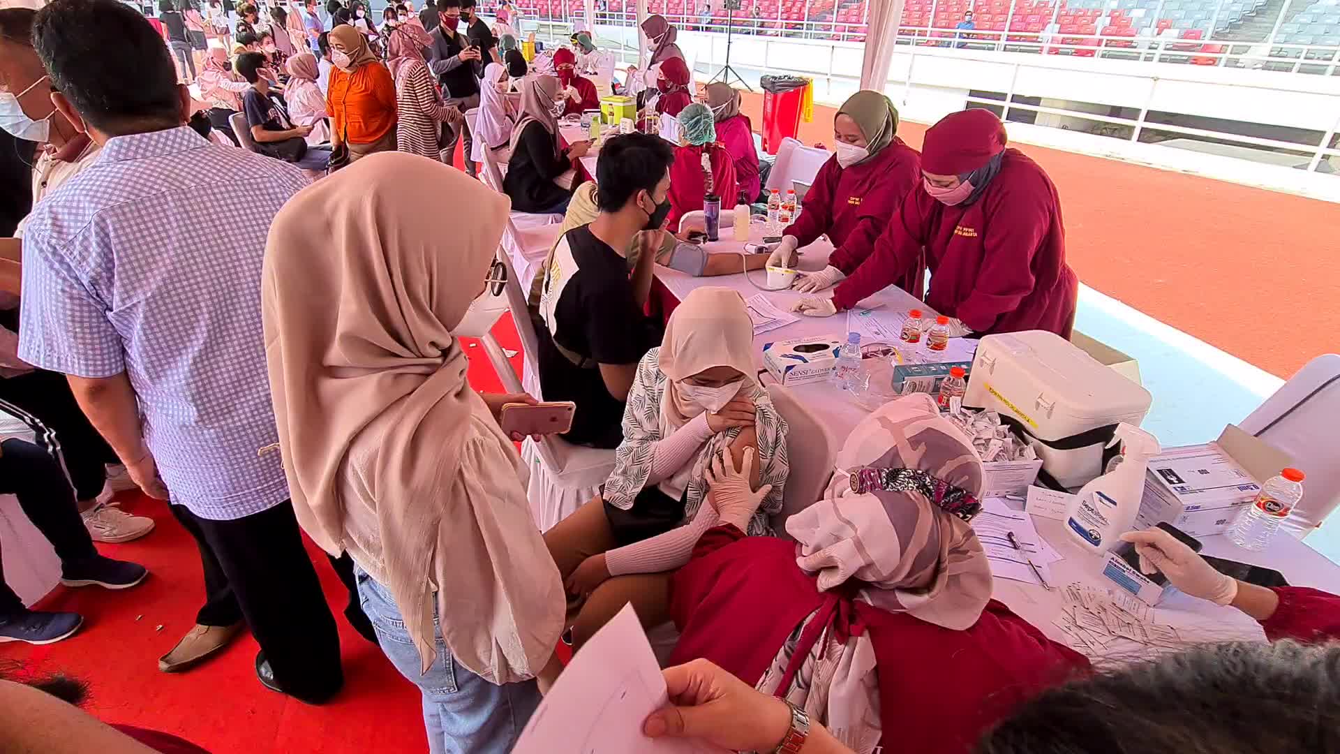Coronavirus vaccination for children aged 12-17 in Indonesia