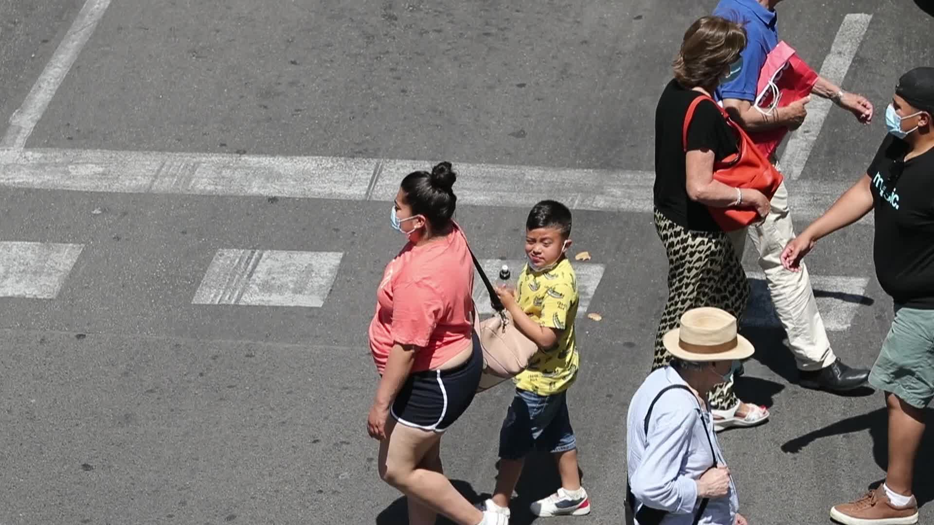 Obligatory use in Spain of masks outdoors end