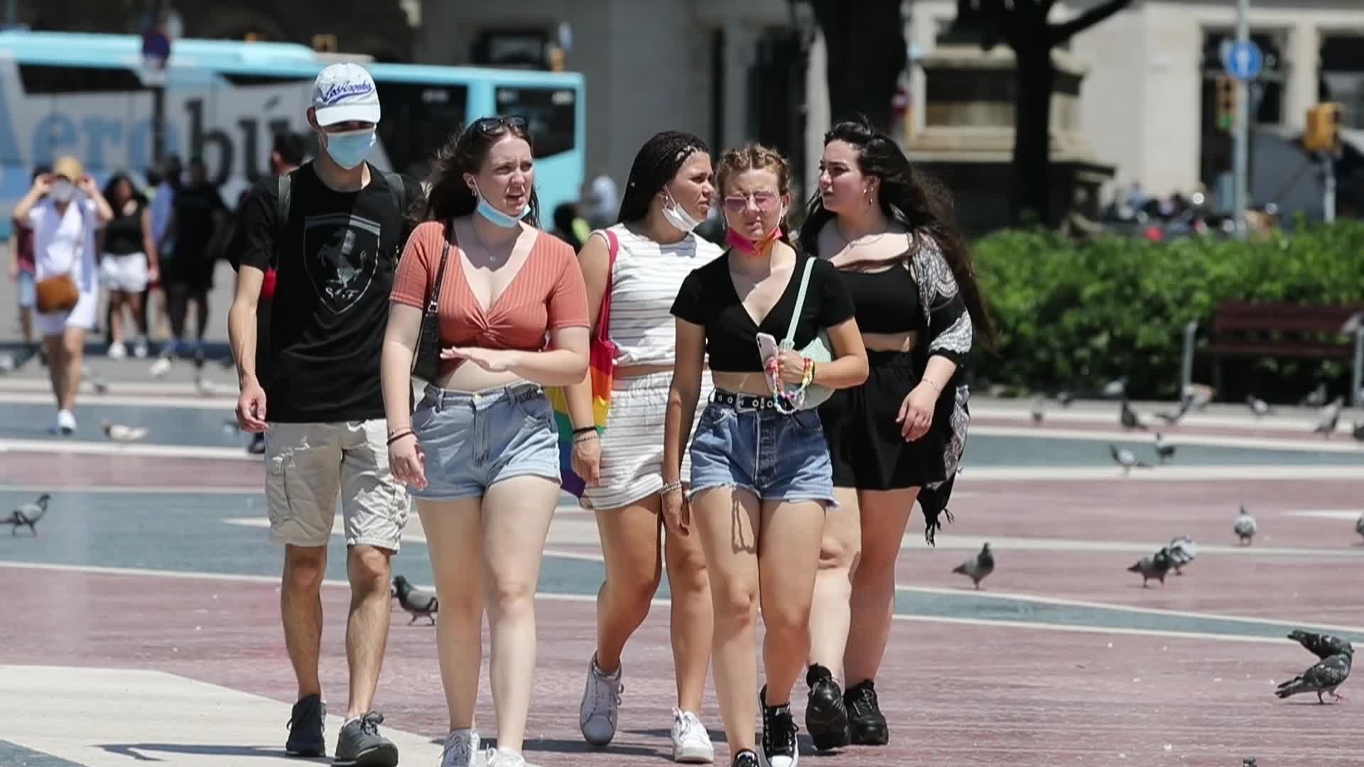 Obligatory use in Spain of masks outdoors end