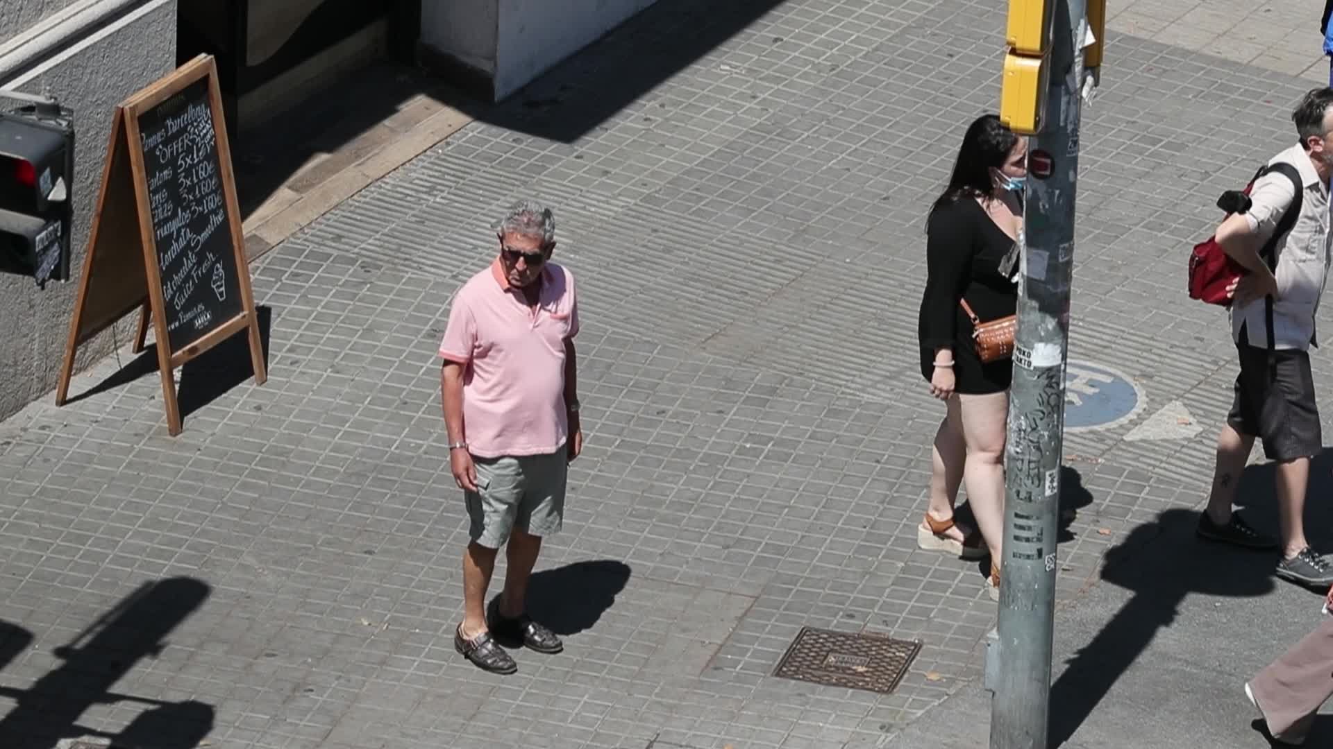 Obligatory use in Spain of masks outdoors end