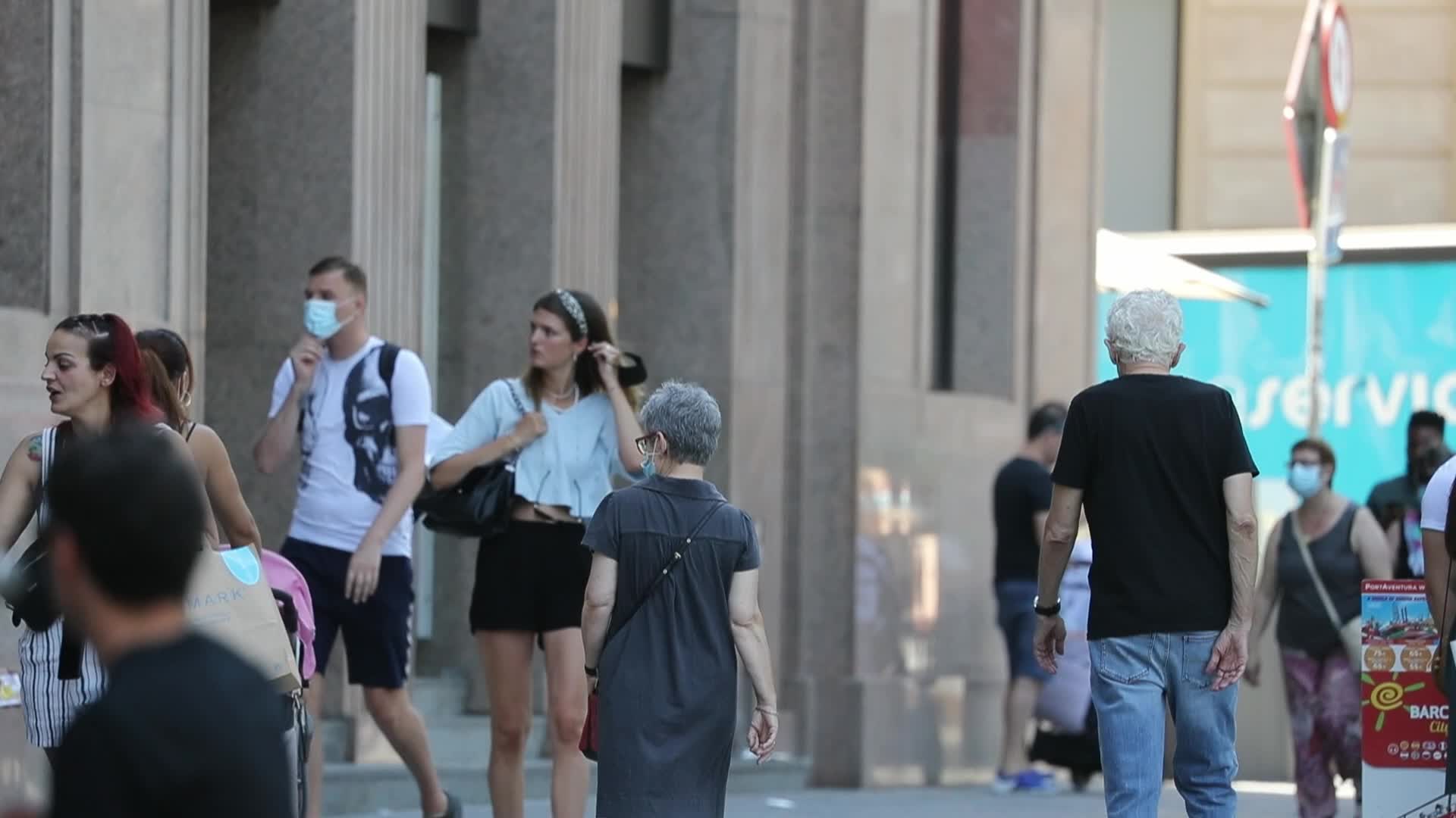 Obligatory use in Spain of masks outdoors end