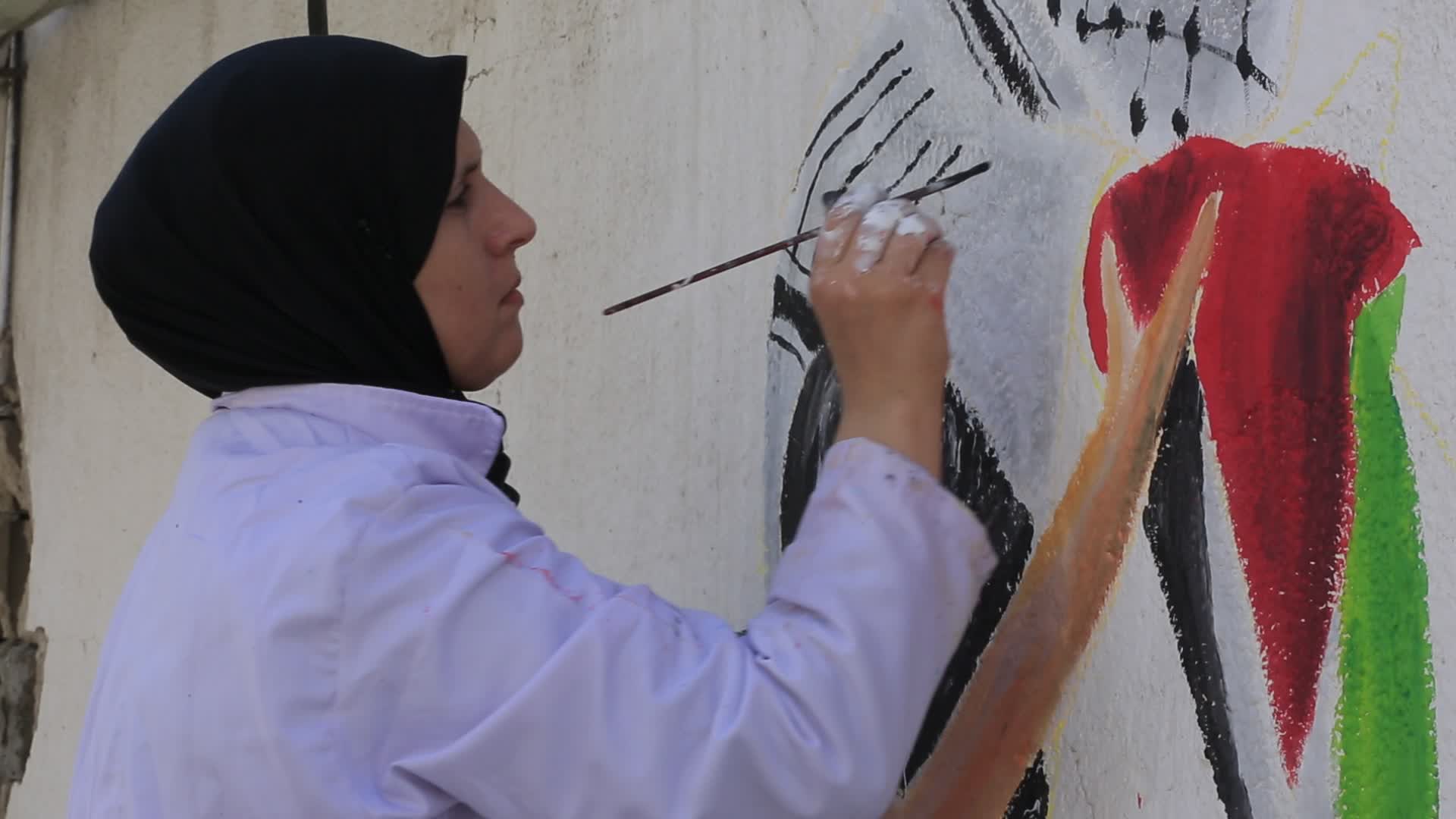 Volunteer campaign to remove rubble and clean streets in Gaza