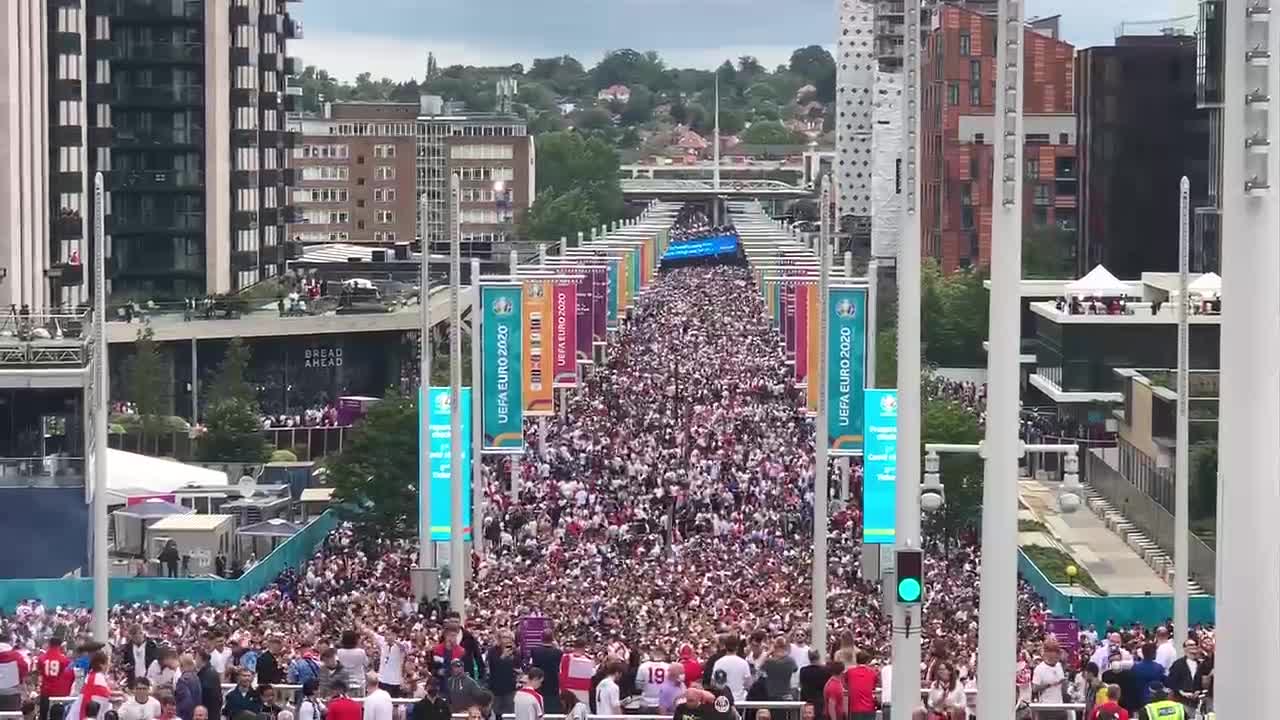 England fans outside the Wembley Stadium ahead the final of Euro 2020