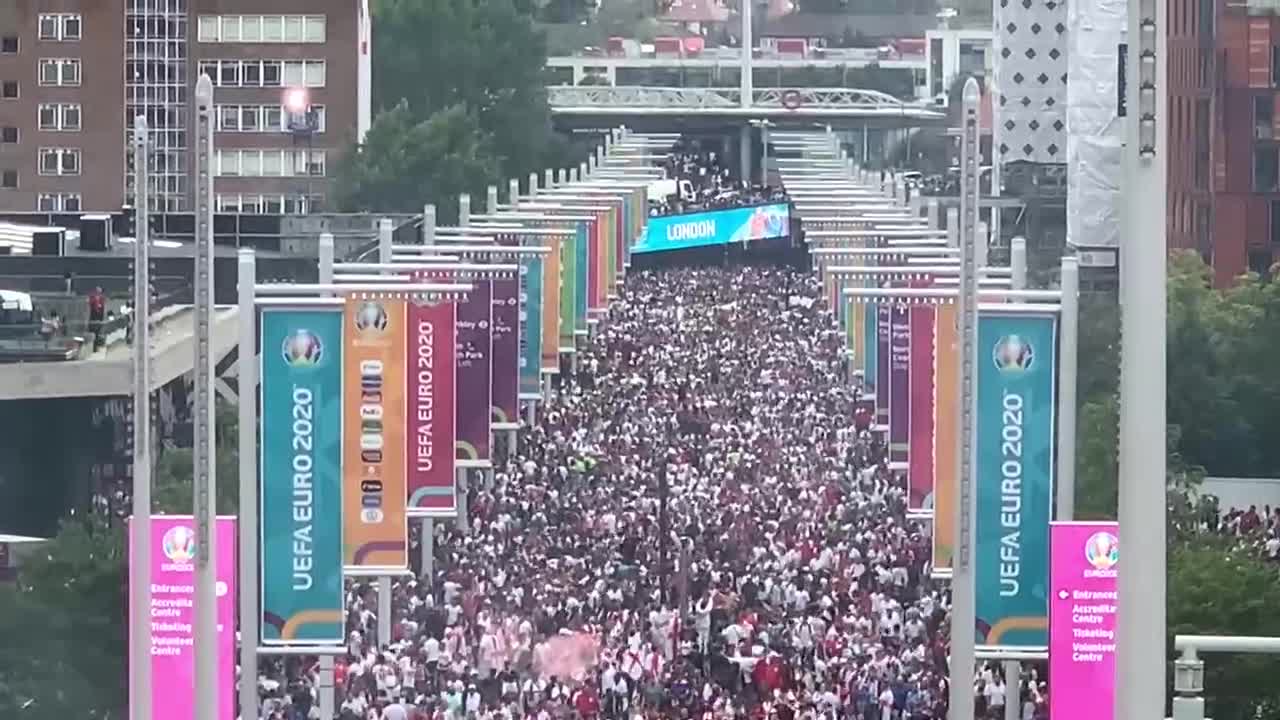 England fans outside the Wembley Stadium ahead the final of Euro 2020