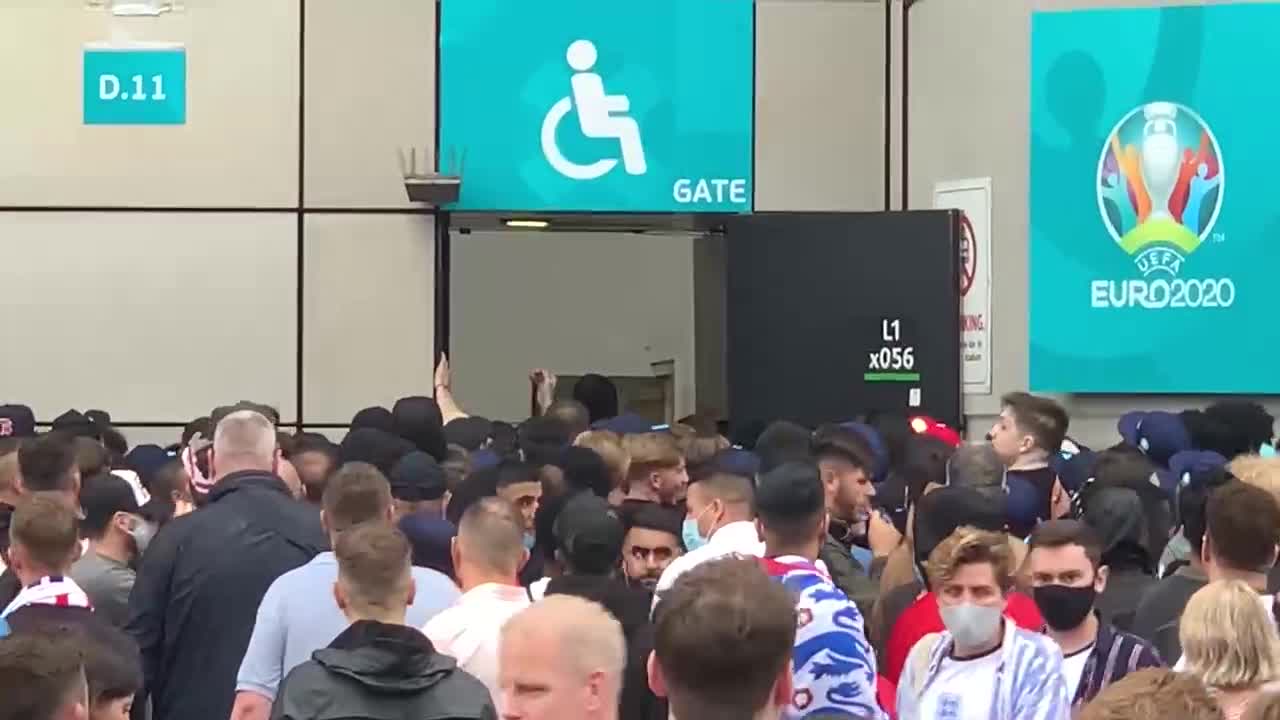 England fans outside the Wembley Stadium ahead the final of Euro 2020