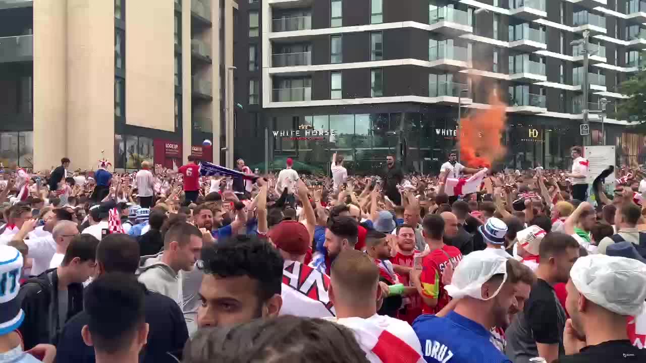 England fans outside the Wembley Stadium ahead the final of Euro 2020