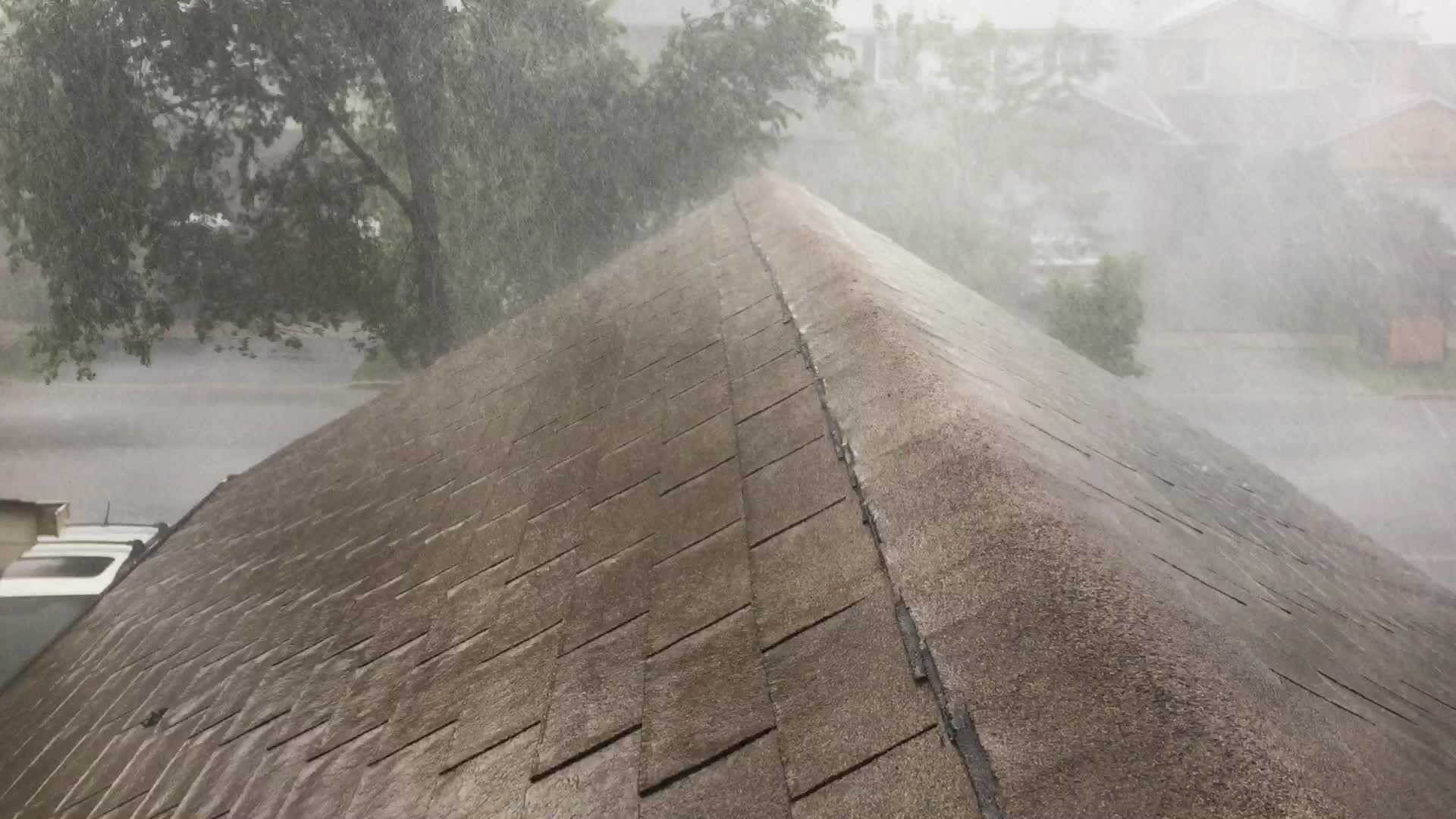 Cluster of severe thunderstorms hit Toronto