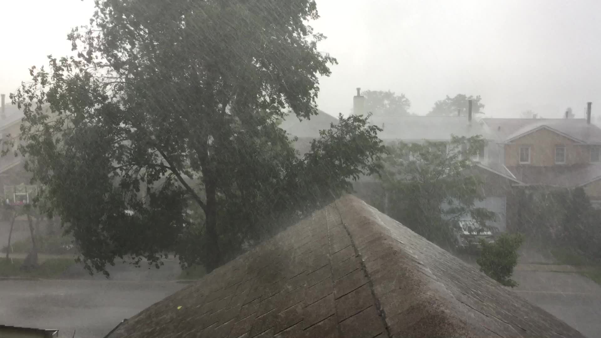 Cluster of severe thunderstorms hit Toronto