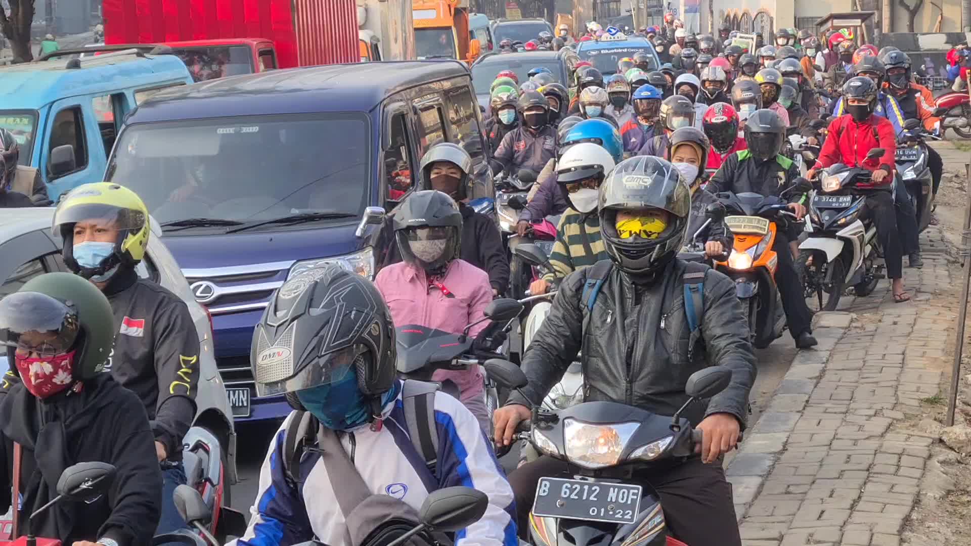 Road Blocking in implementing restrictions on emergency community activities in Indonesia