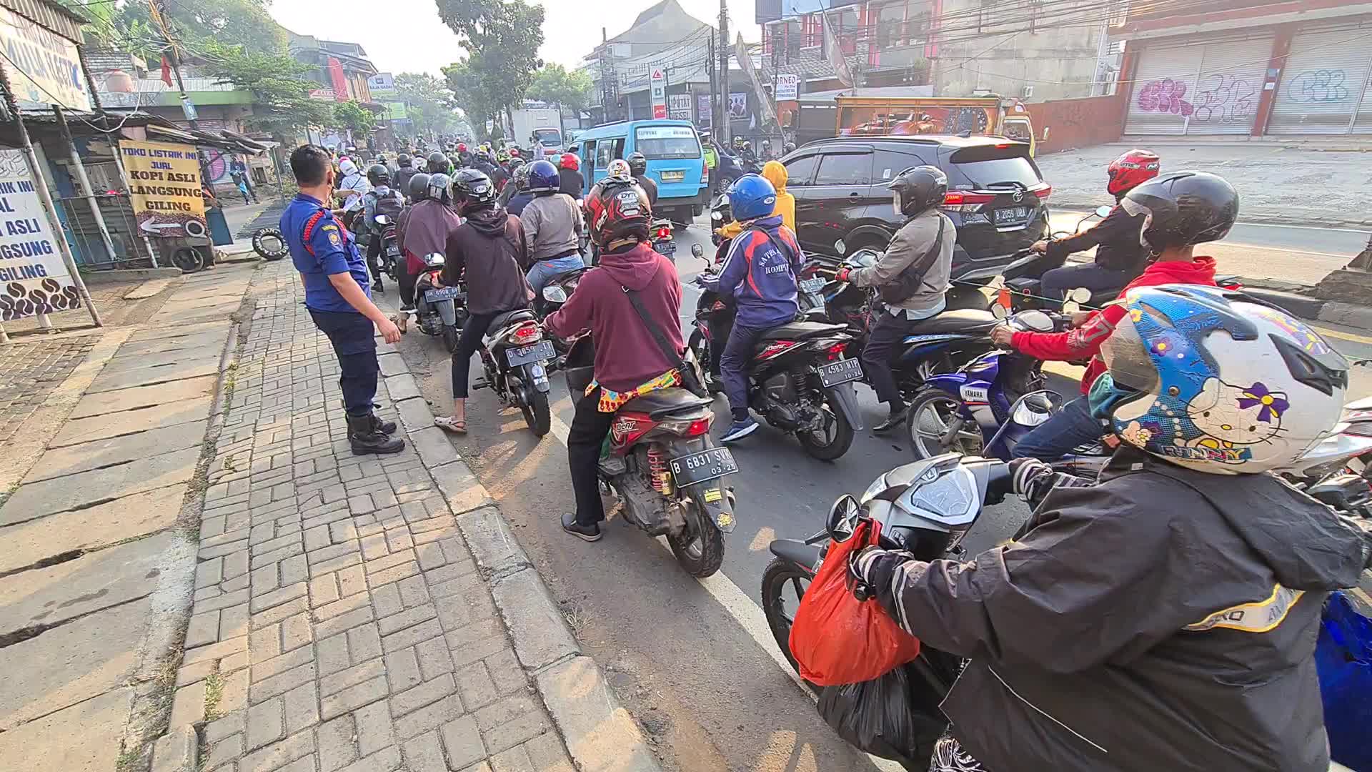 Road Blocking in implementing restrictions on emergency community activities in Indonesia