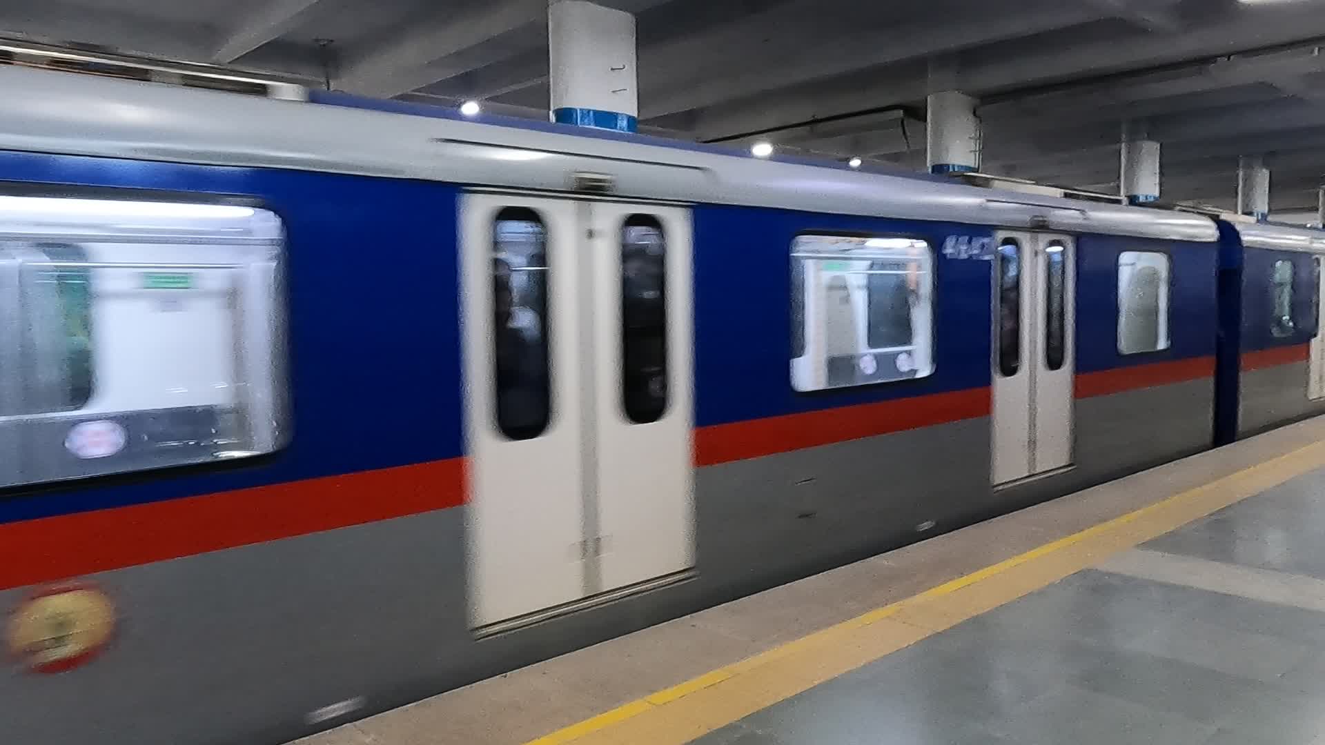 Kolkata Metro resume weekly run for public