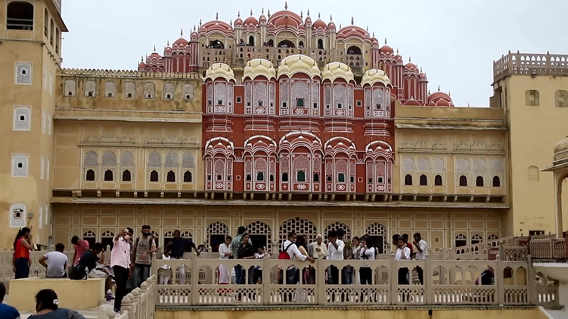 Tourists at Hawa Mahal In Jaipur 