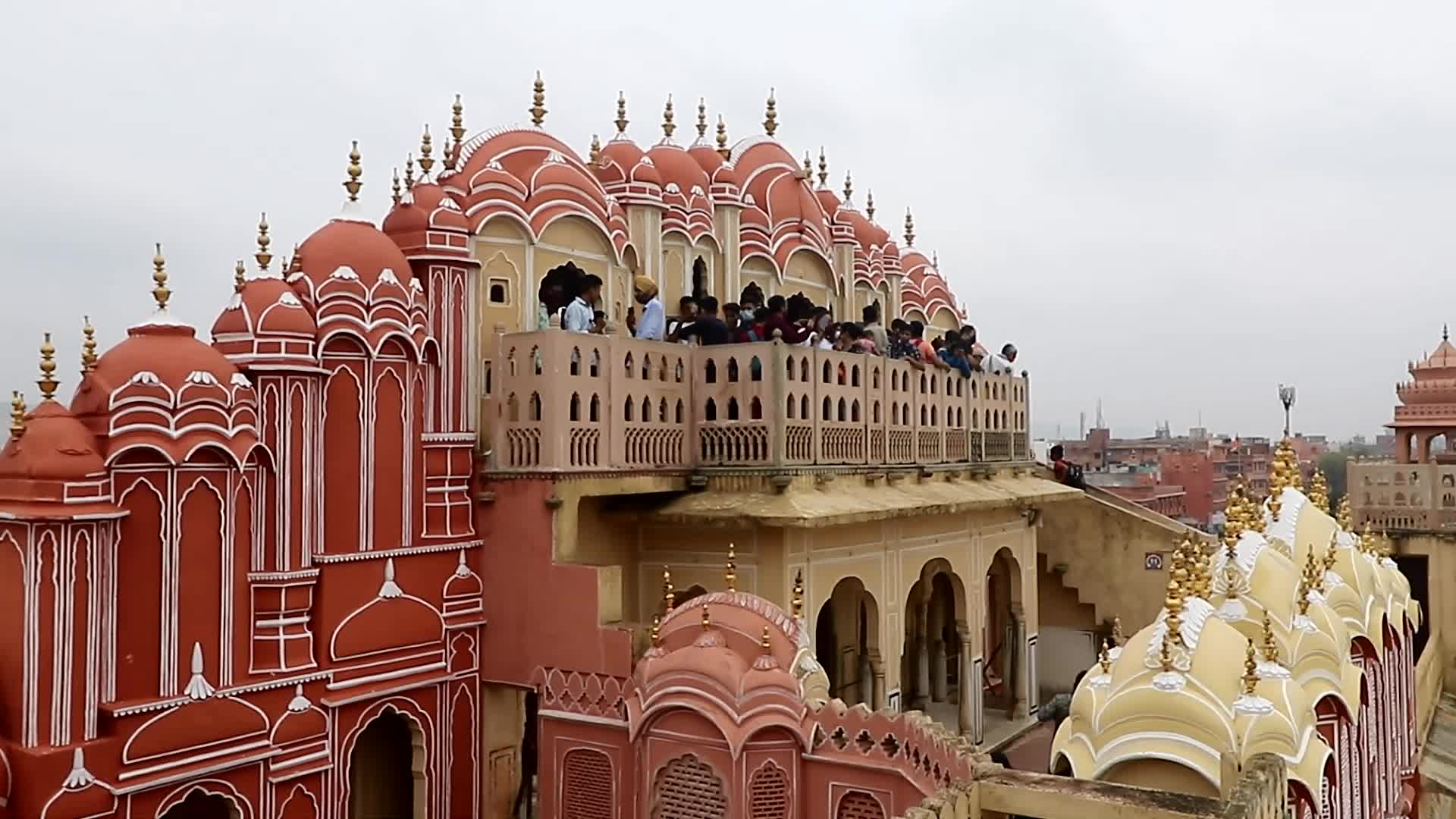 Tourists at Hawa Mahal In Jaipur 
