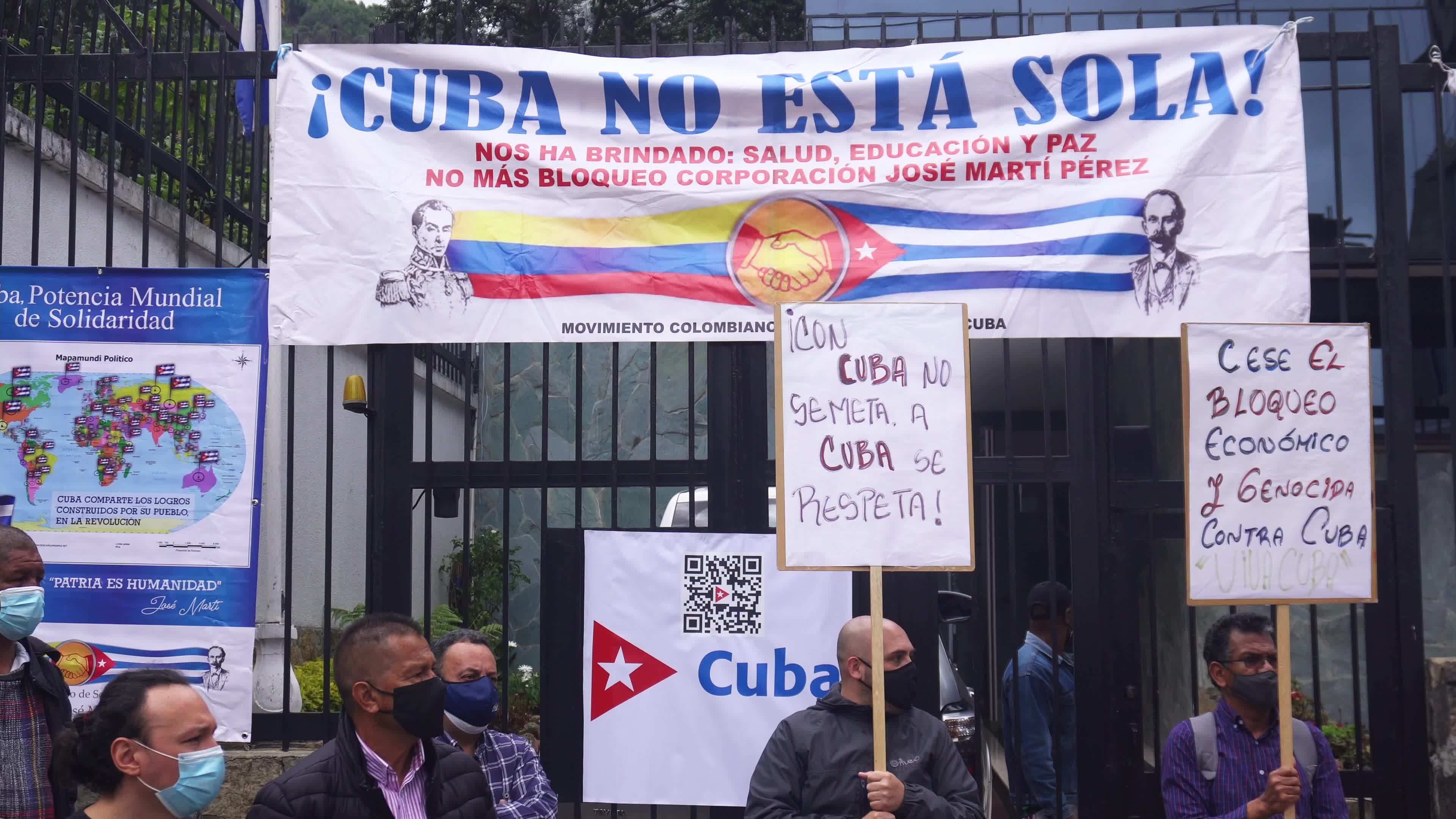 Colombians protest in support of Cuba