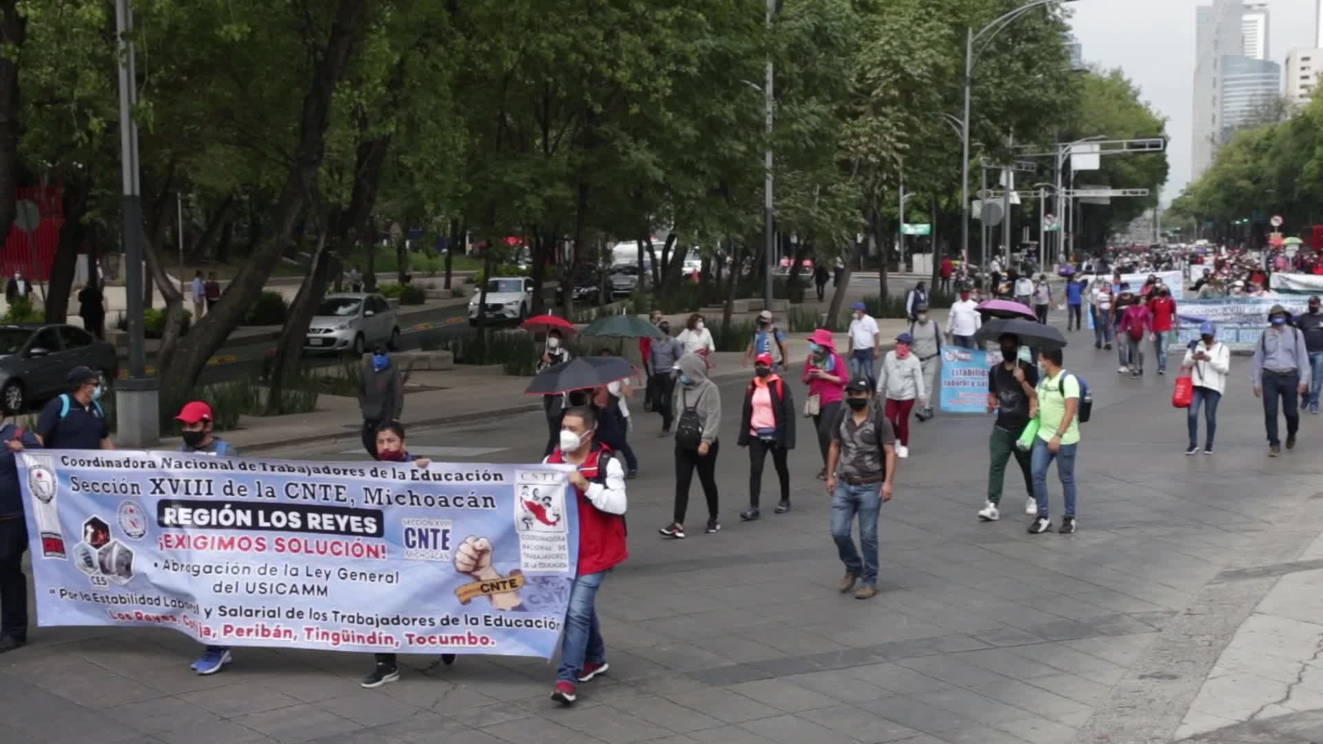 National march of teachers for job improvements in Mexico CIty