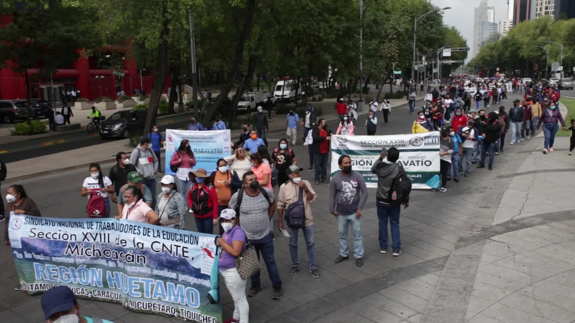 National march of teachers for job improvements in Mexico CIty