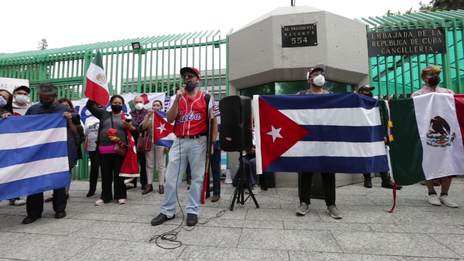 Support for the Cuban government in Mexico City