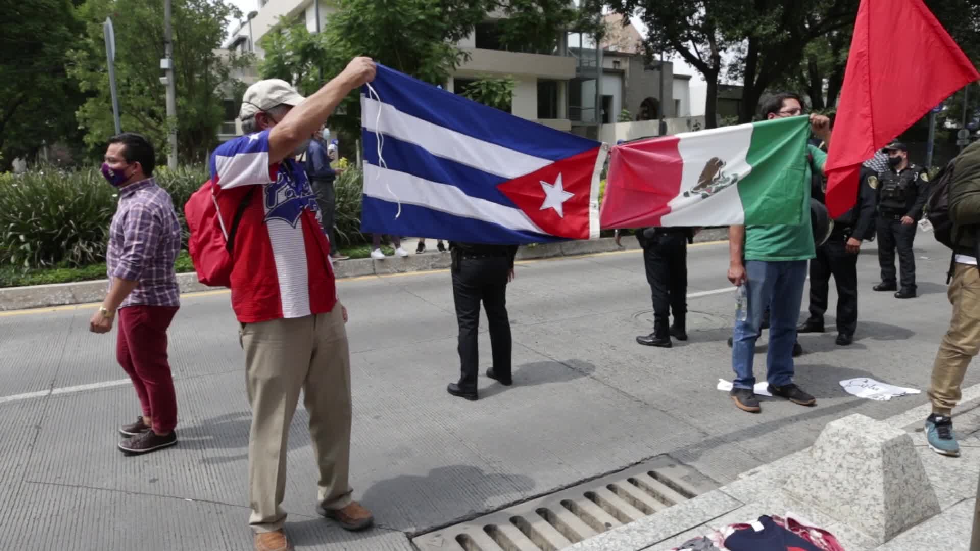 Support for the Cuban government in Mexico City