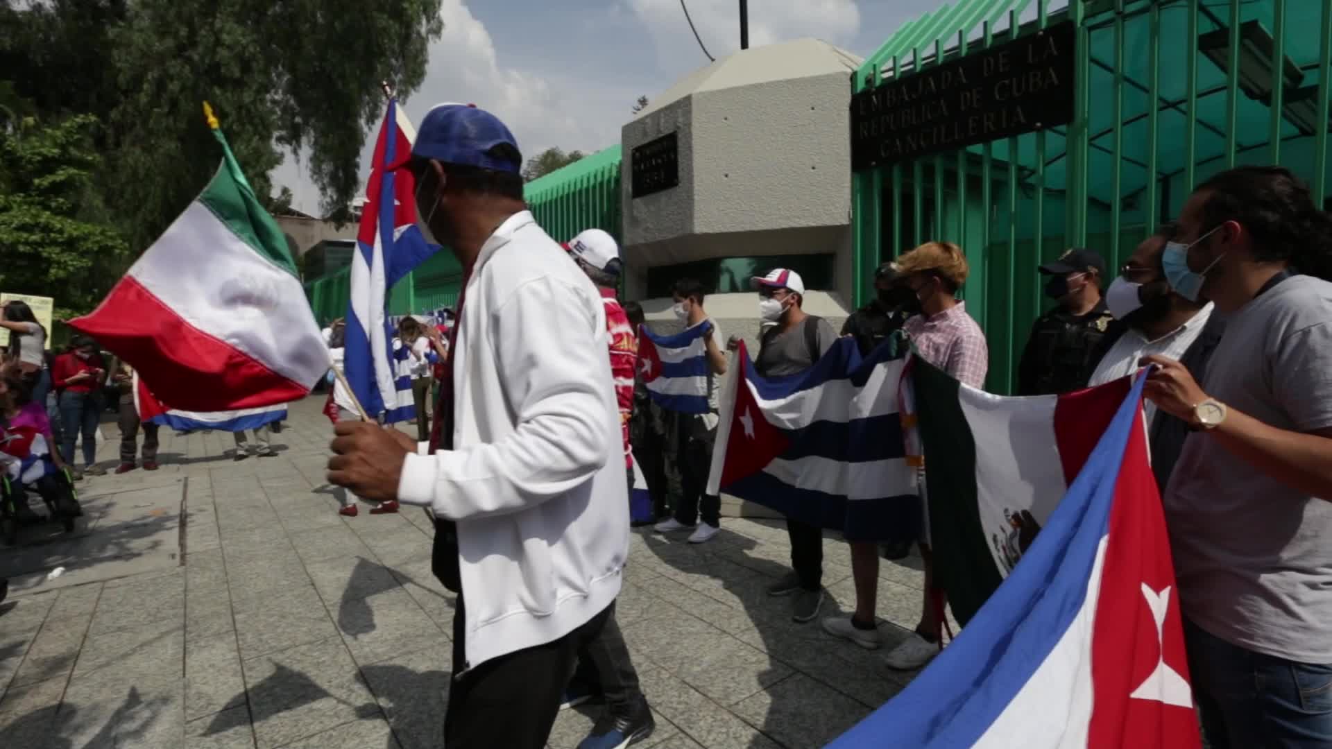 Support for the Cuban government in Mexico City