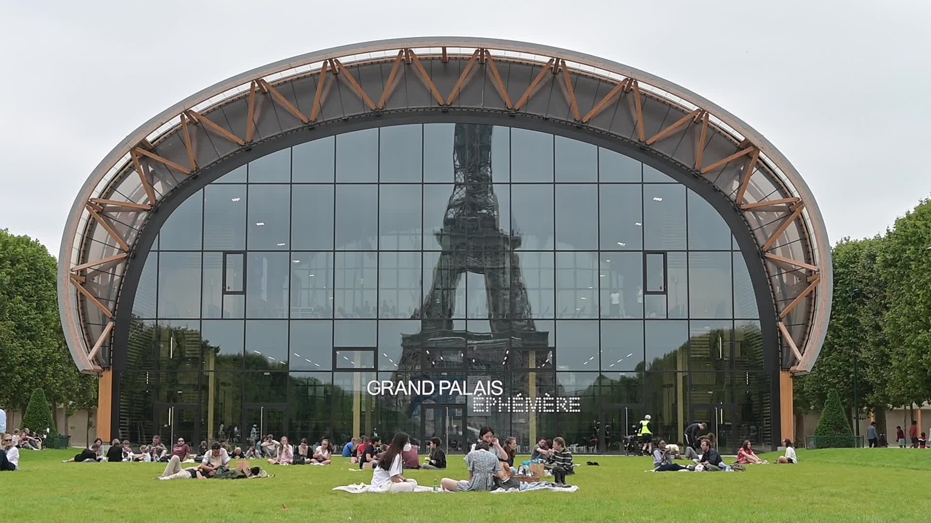 Daily Life In Paris, France