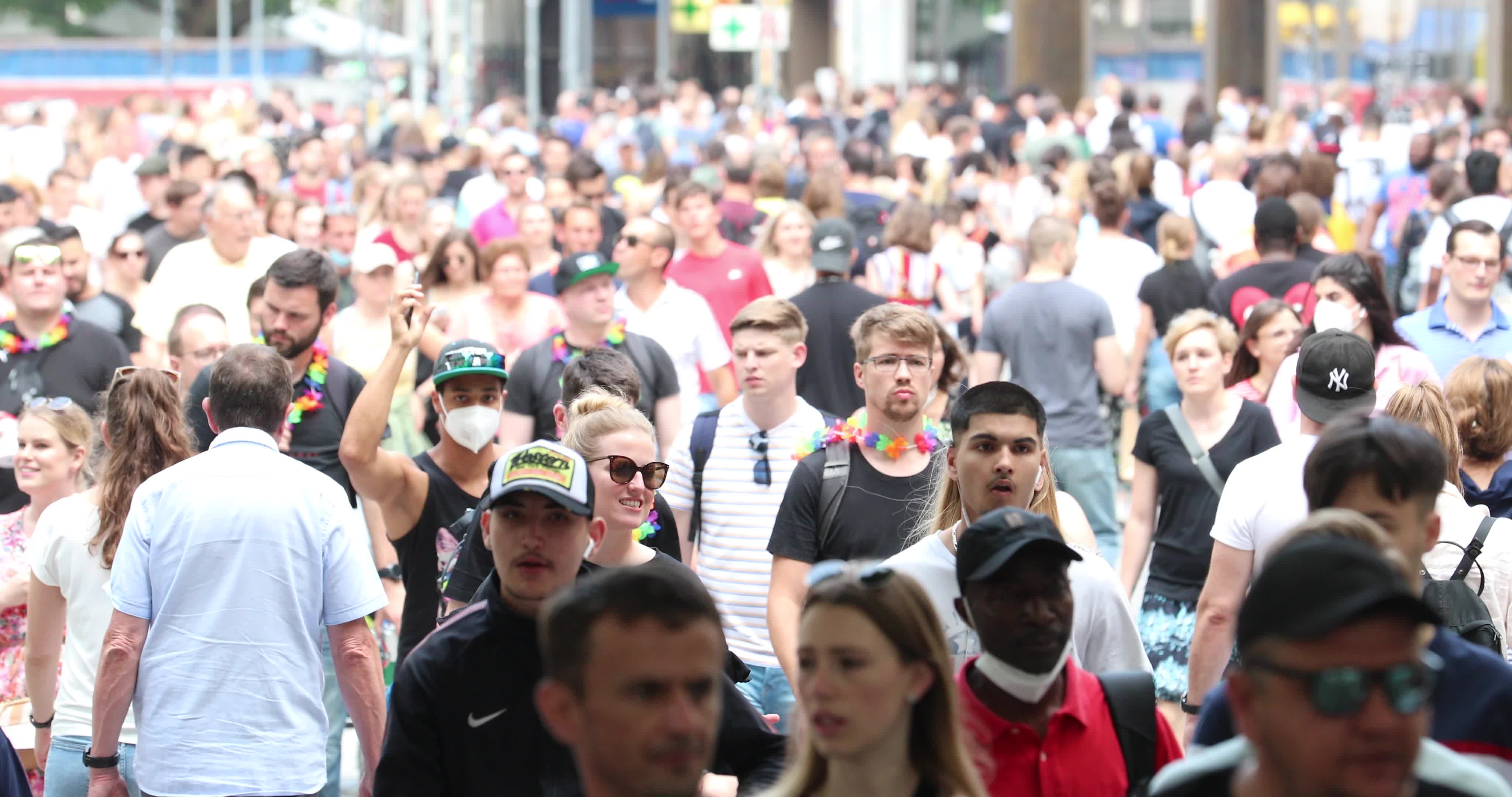 Overcrowded pedestrian zone in Munich