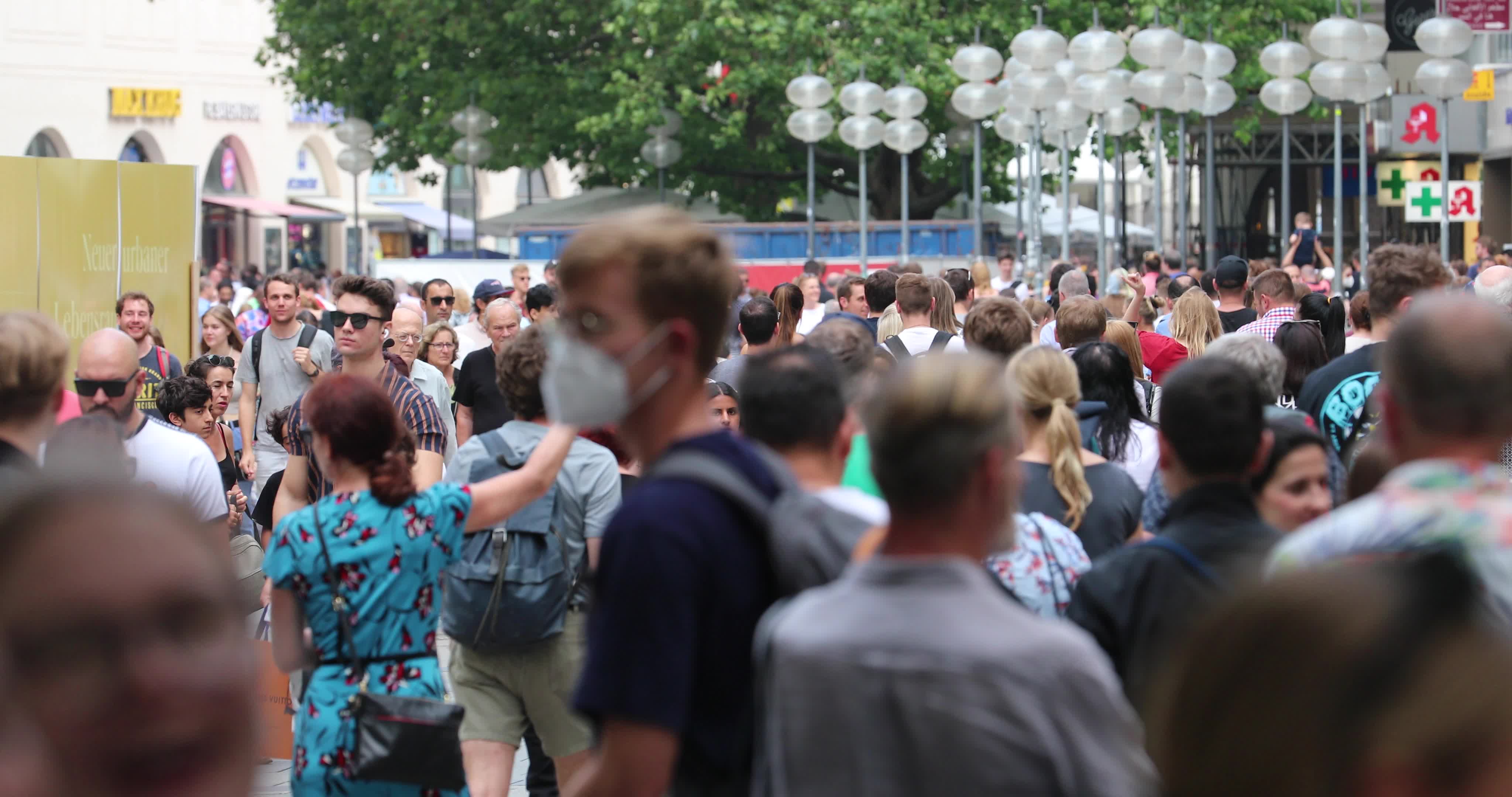 Overcrowded pedestrian zone in Munich