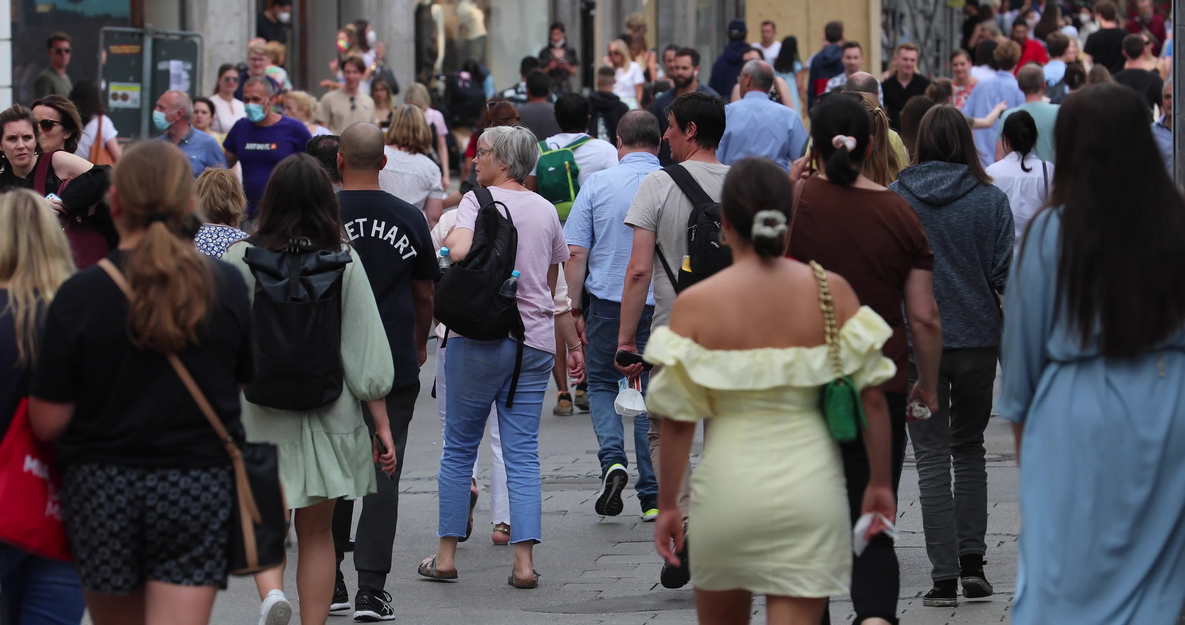 Overcrowded pedestrian zone in Munich