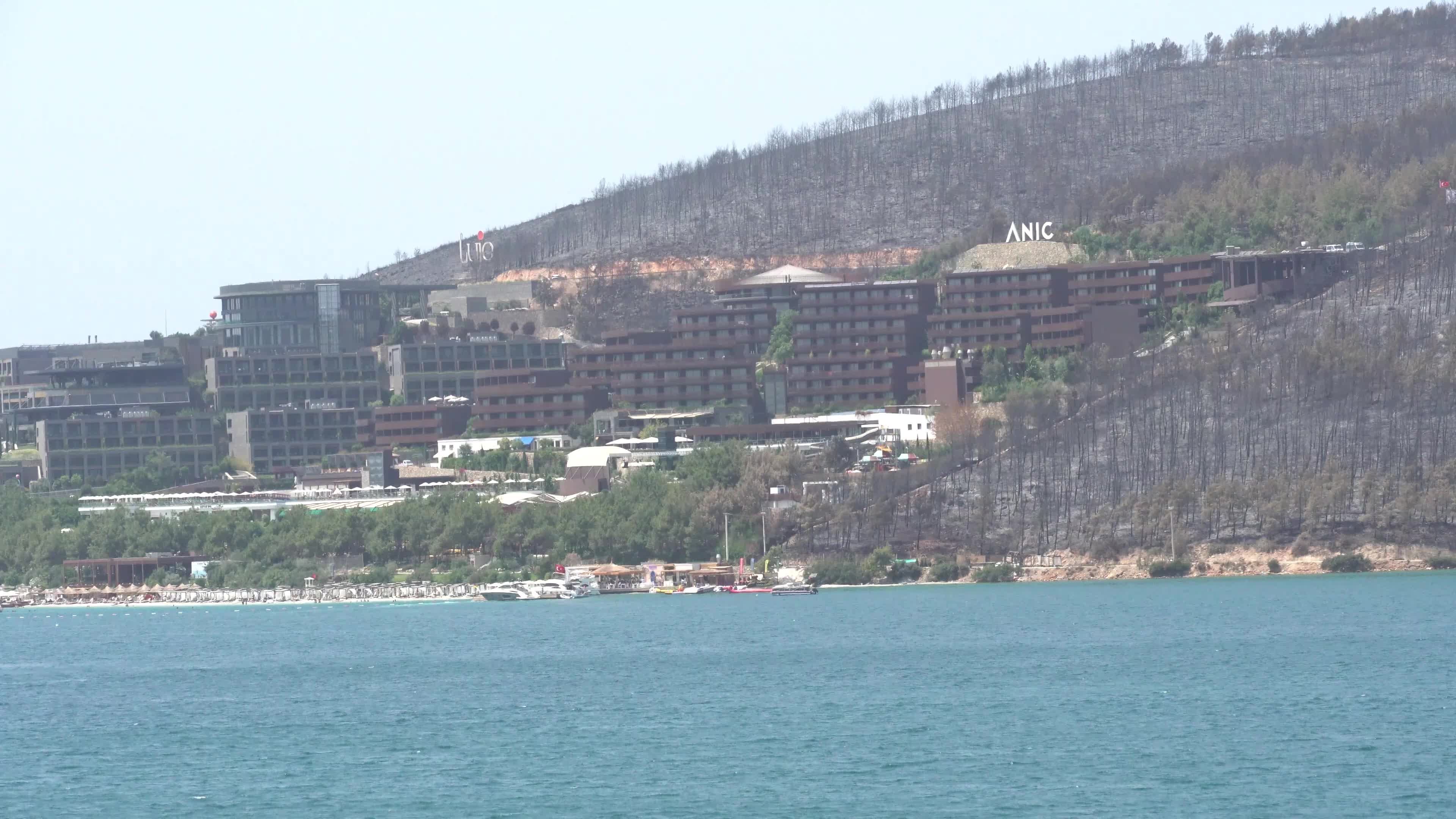 Turkey strives to put out wildfires