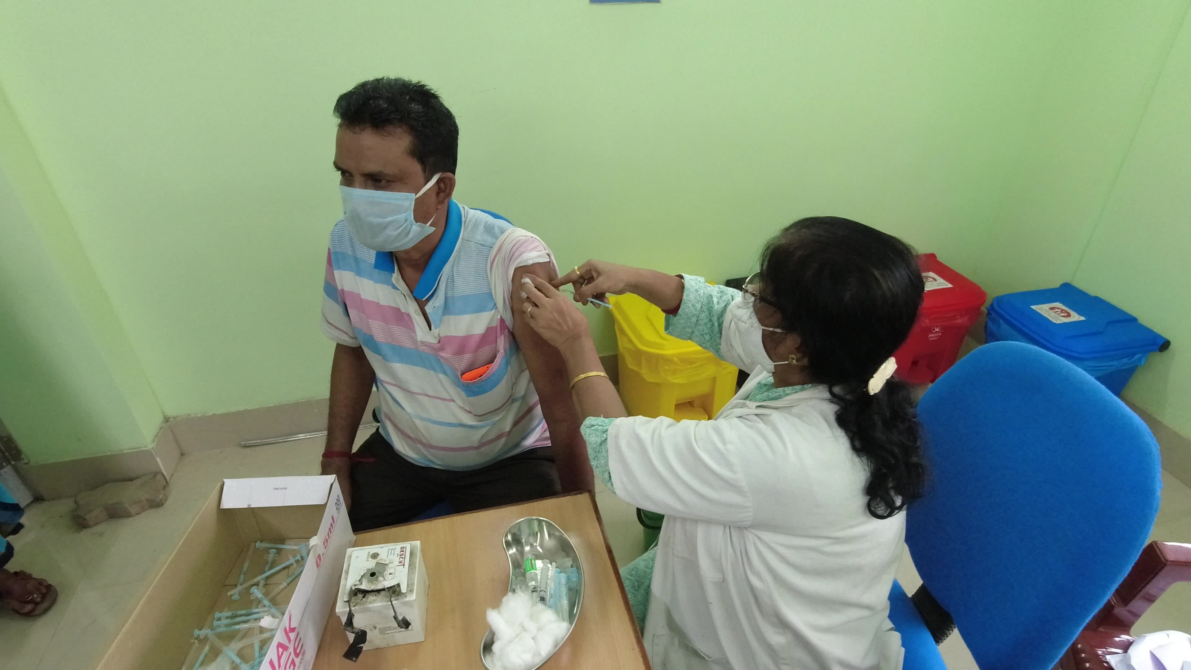 COVID-19 vaccination in Kolkata